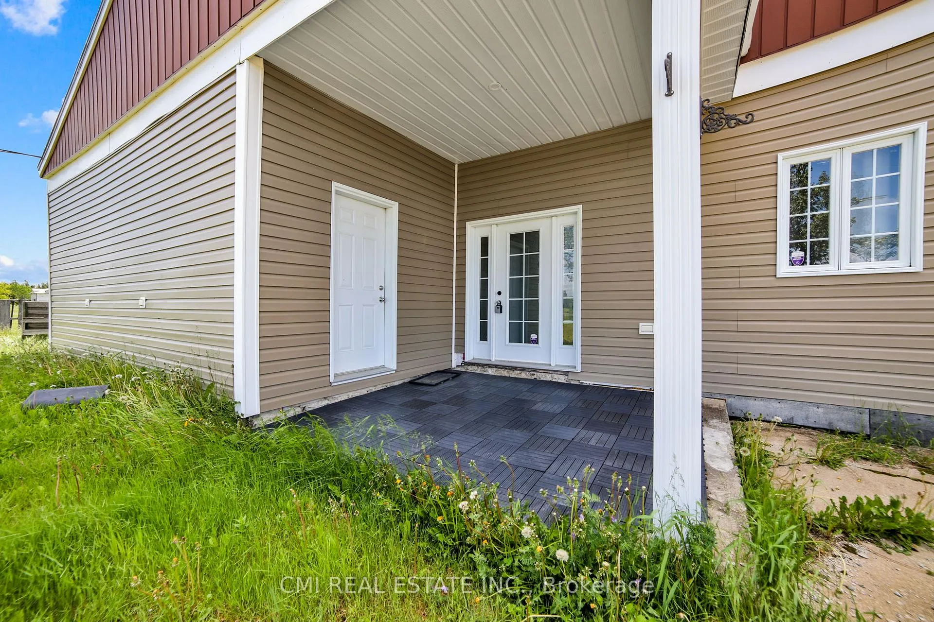 Photo 4 of 1632 Conc 2 & 3 Road, Cochrane — HOMEH