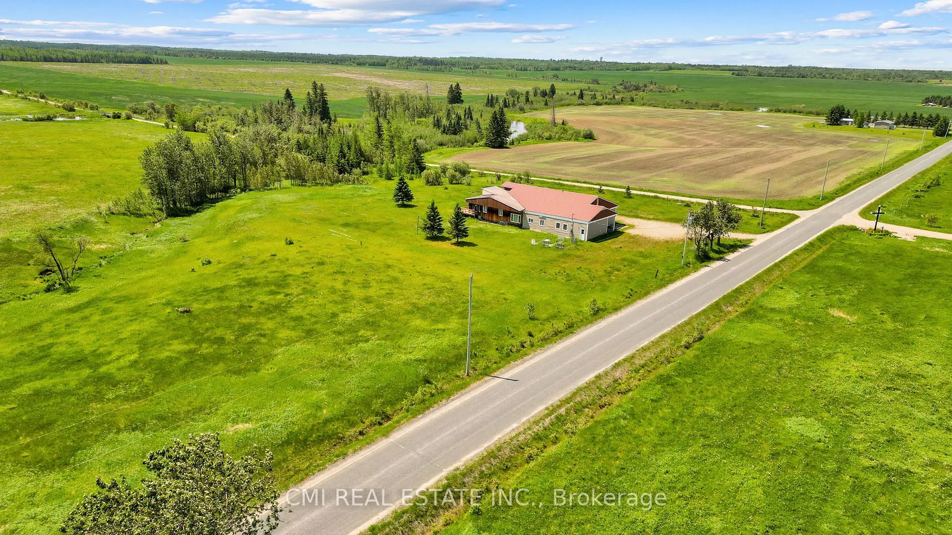 Photo 13 of 1632 Conc 2 & 3 Road, Cochrane — HOMEH
