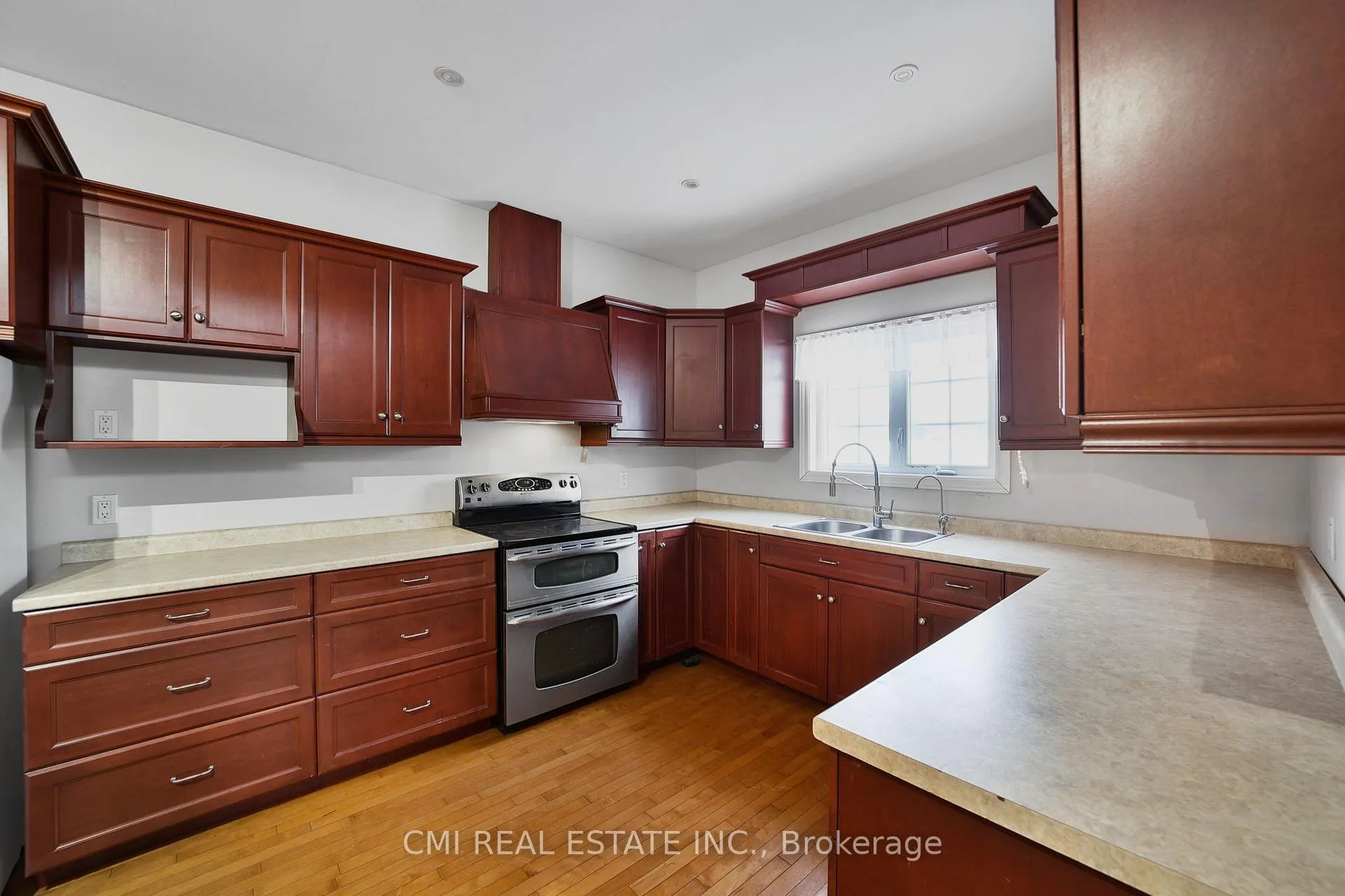 Photo 17 of 1632 Conc 2 & 3 Road, Cochrane — HOMEH