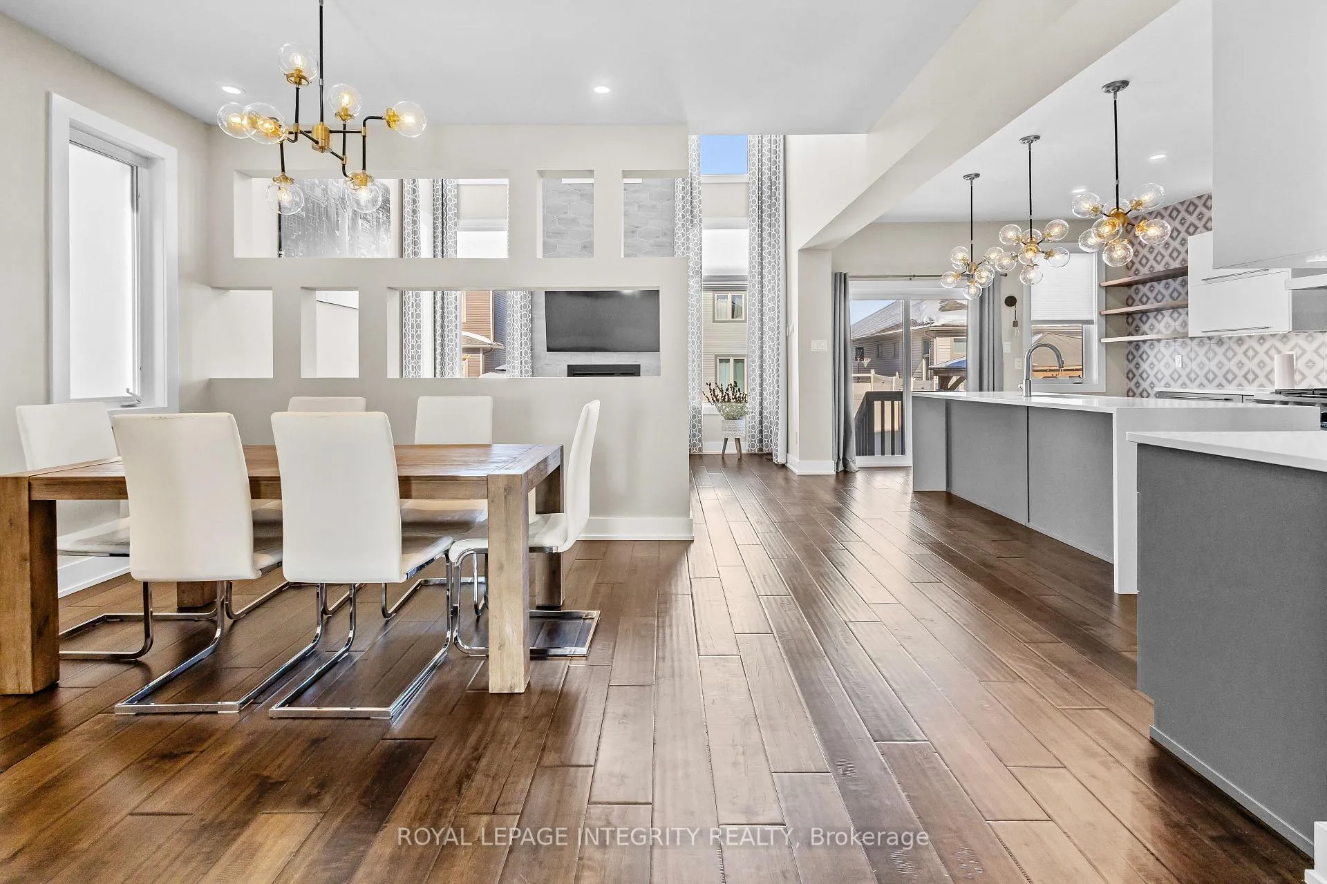 Photo 5 of 332 Haliburton Heights, Ottawa, Kanata - Emerald Meadows/Trailwest — HOMEH