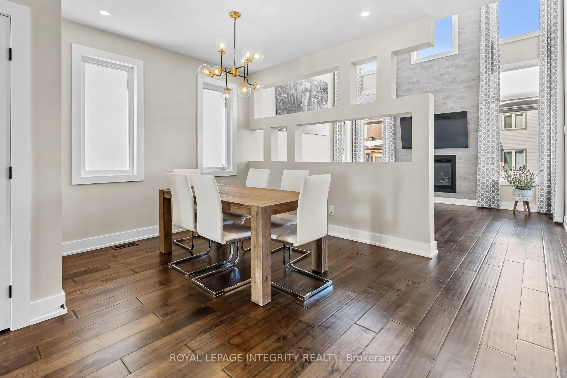 Photo 6 of 332 Haliburton Heights, Ottawa, Kanata - Emerald Meadows/Trailwest — HOMEH