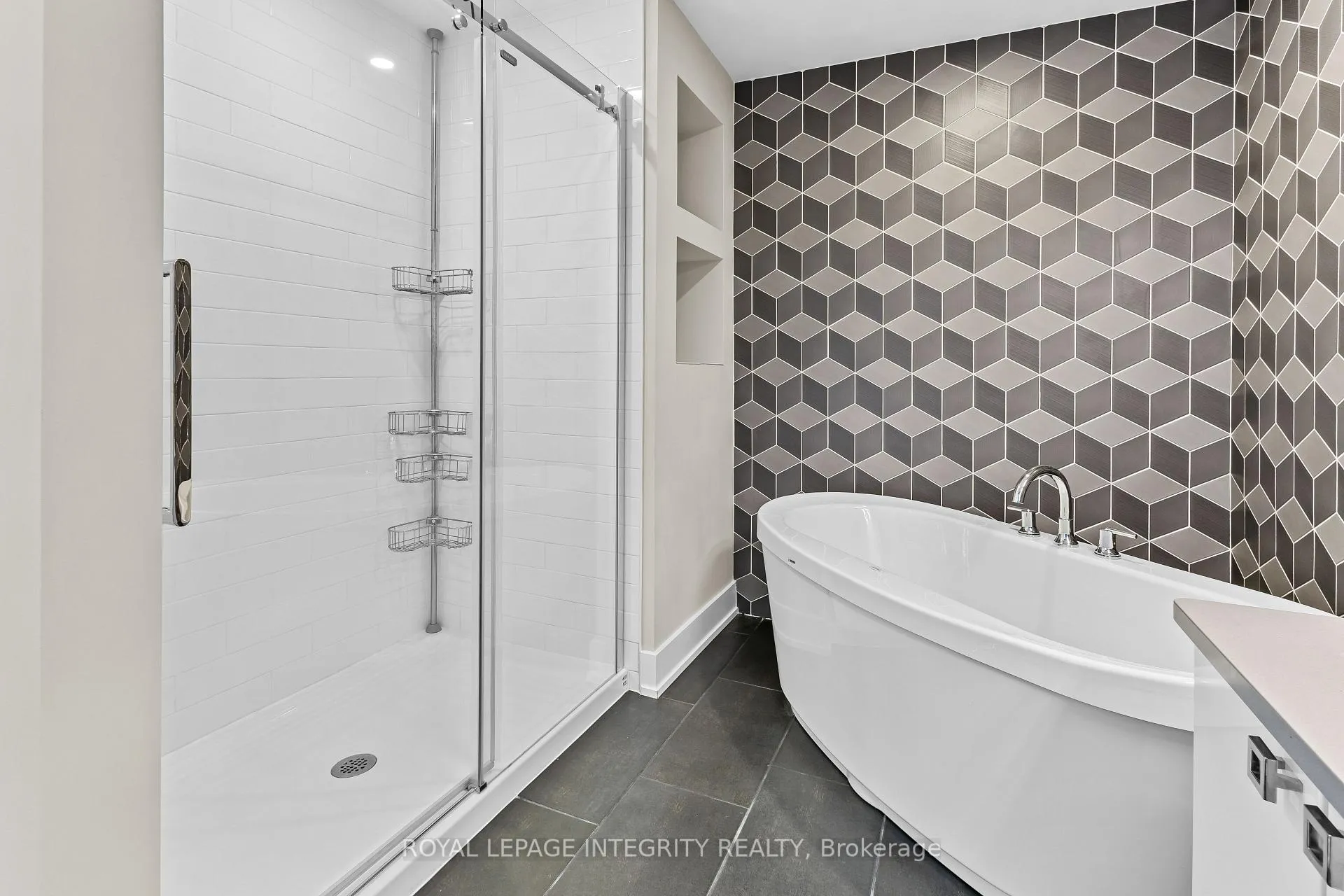 Photo 23 of 332 Haliburton Heights, Ottawa, Kanata - Emerald Meadows/Trailwest — HOMEH