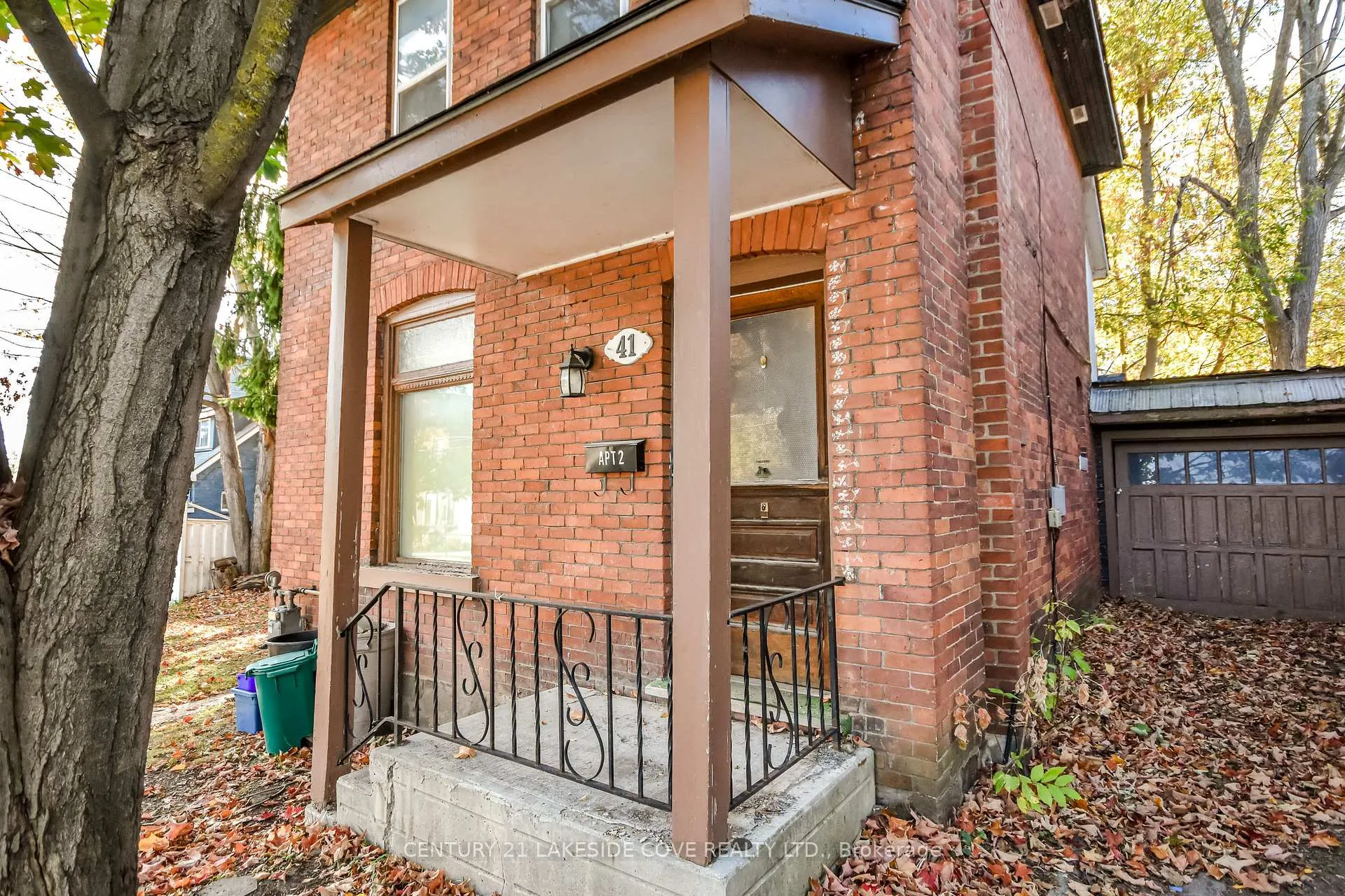 Photo 1 of 41 Albert Street N, Orillia — HOMEH