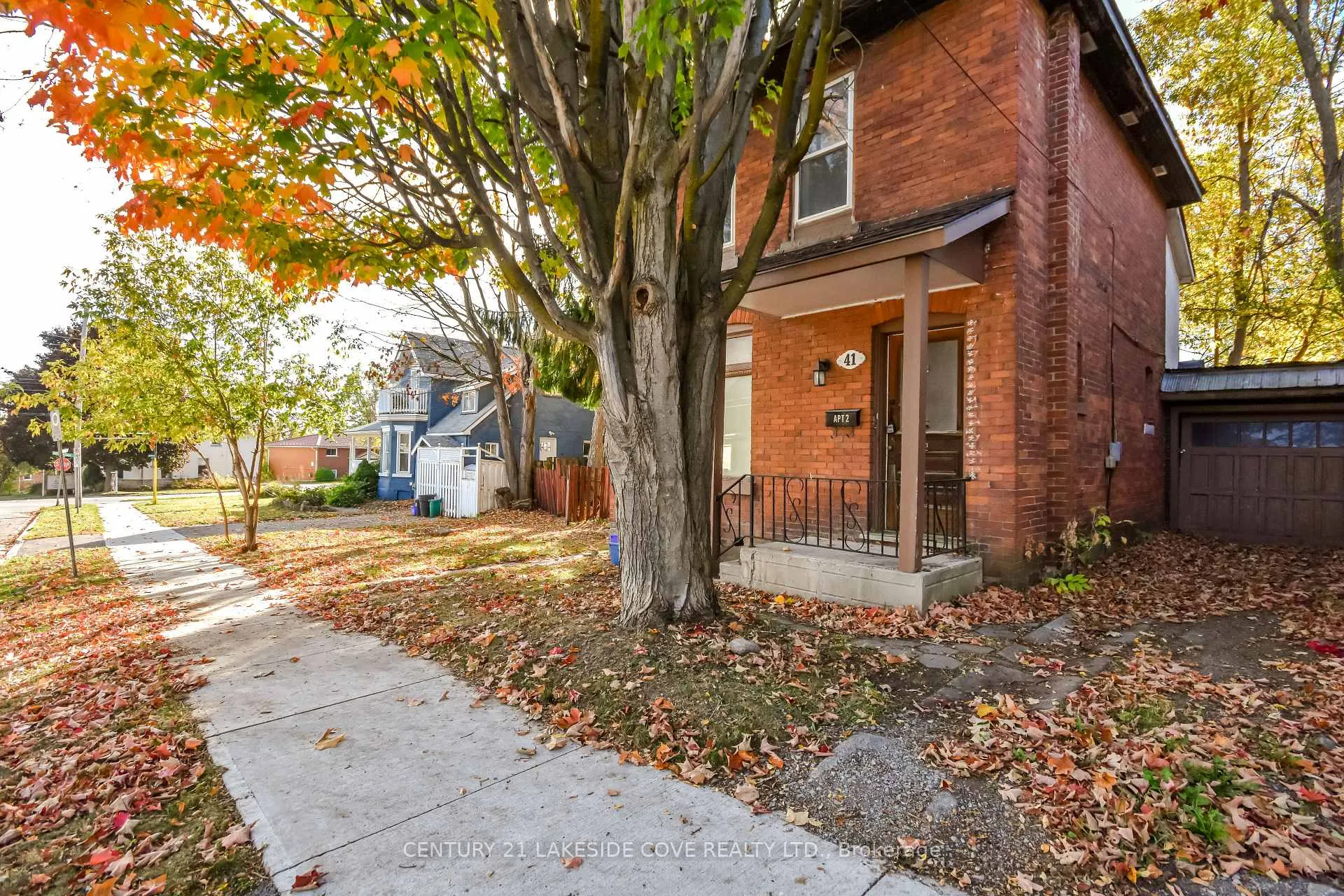 Photo 2 of 41 Albert Street N, Orillia — HOMEH