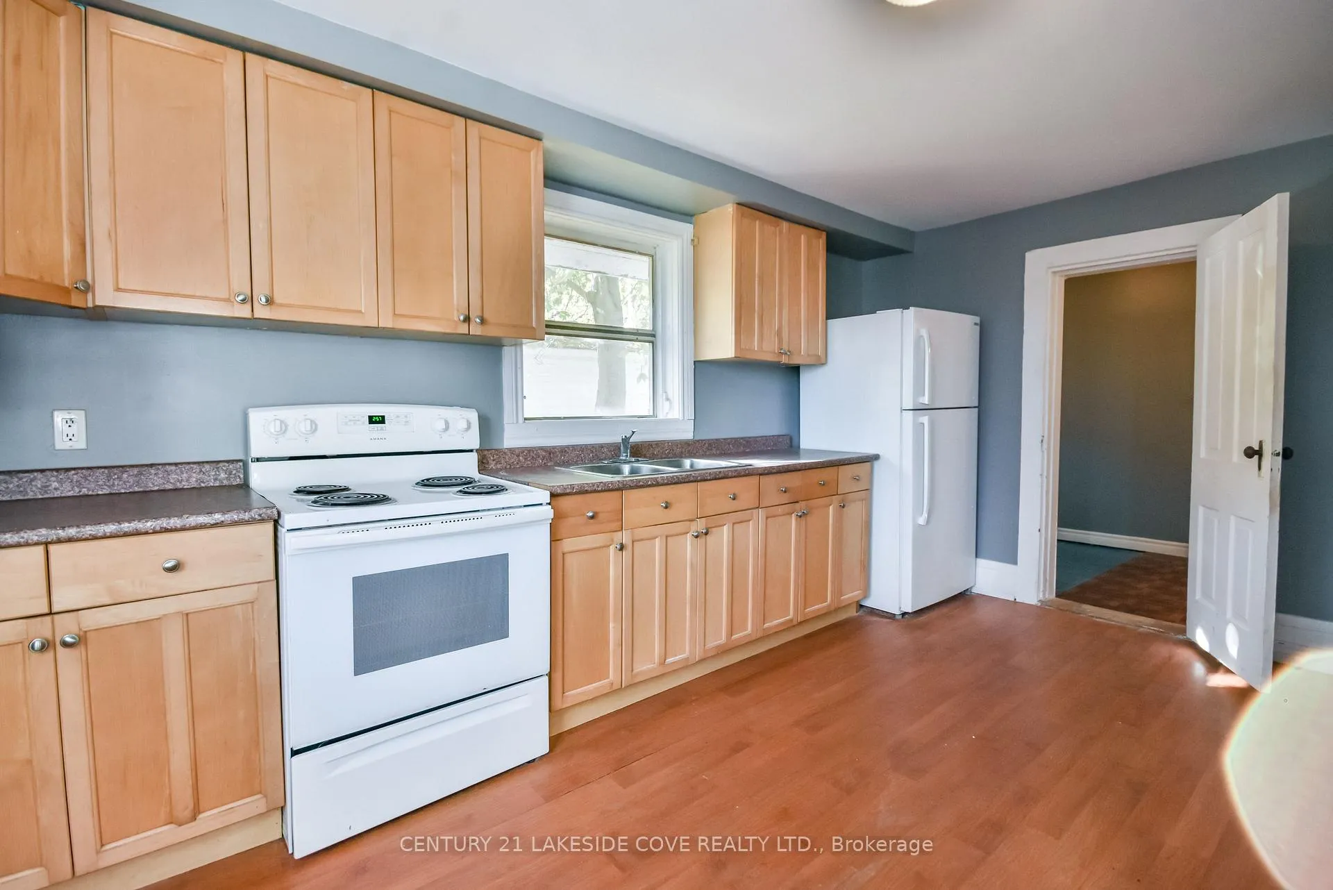 Photo 6 of 41 Albert Street N, Orillia — HOMEH