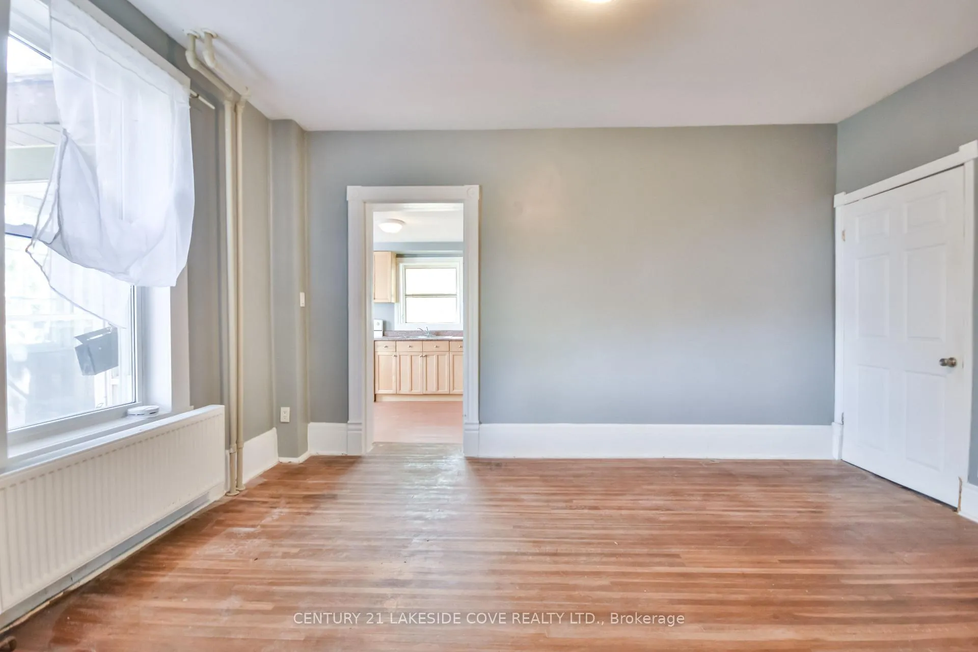 Photo 9 of 41 Albert Street N, Orillia — HOMEH