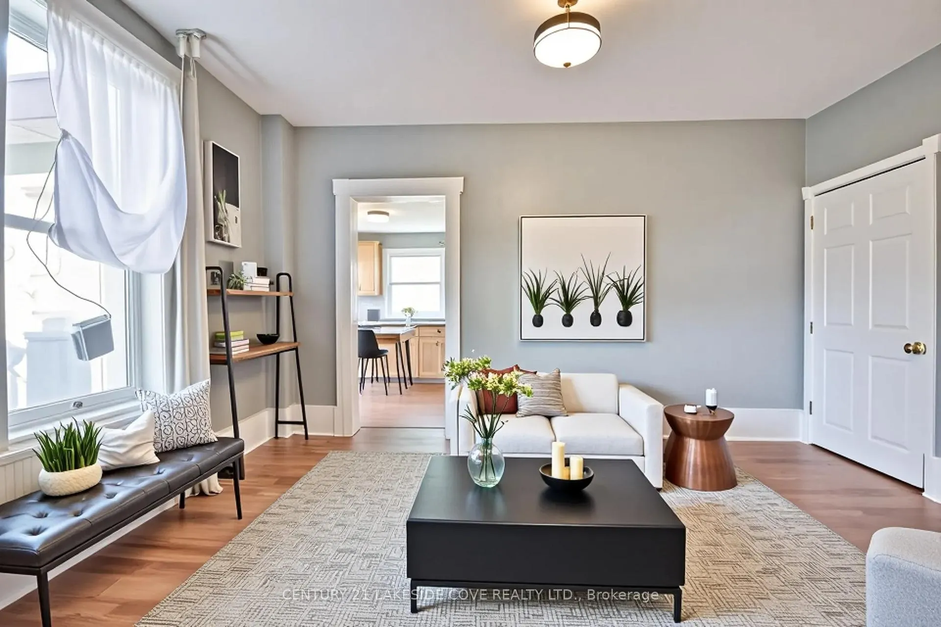Photo 10 of 41 Albert Street N, Orillia — HOMEH