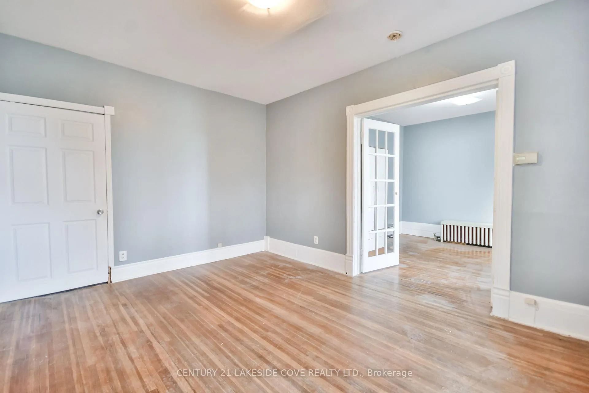 Photo 11 of 41 Albert Street N, Orillia — HOMEH