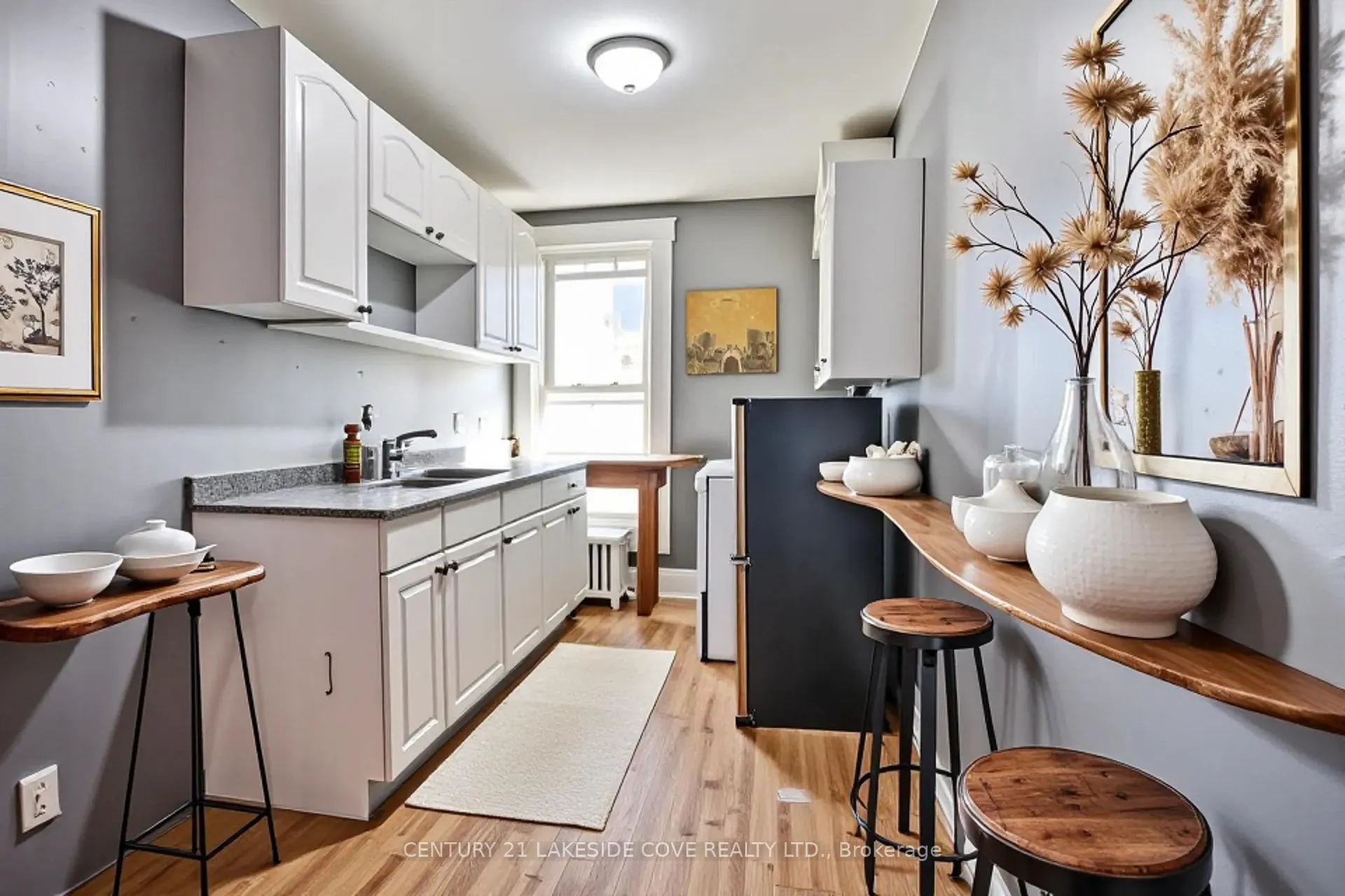 Photo 17 of 41 Albert Street N, Orillia — HOMEH