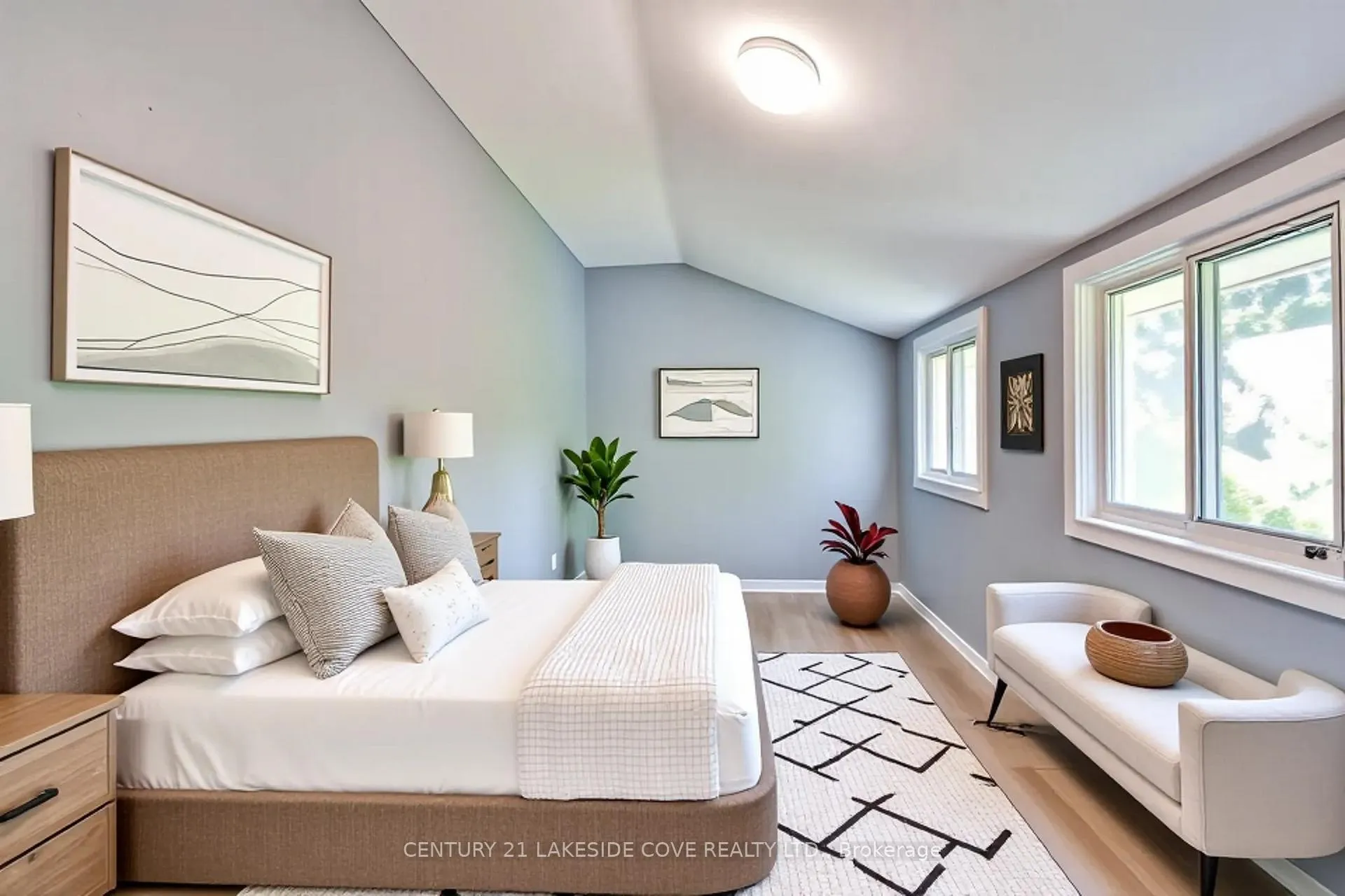 Photo 19 of 41 Albert Street N, Orillia — HOMEH