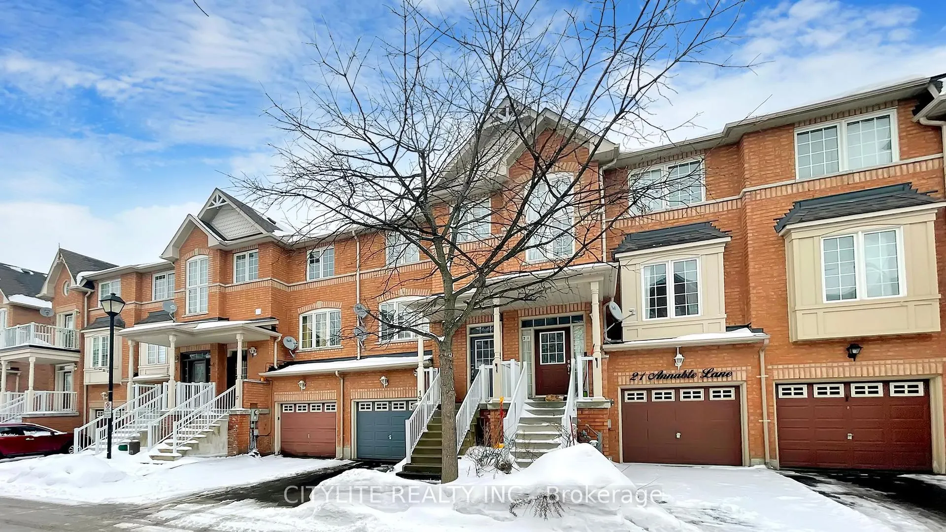 Photo 2 of 19 Annable Lane, Ajax, South East — HOMEH