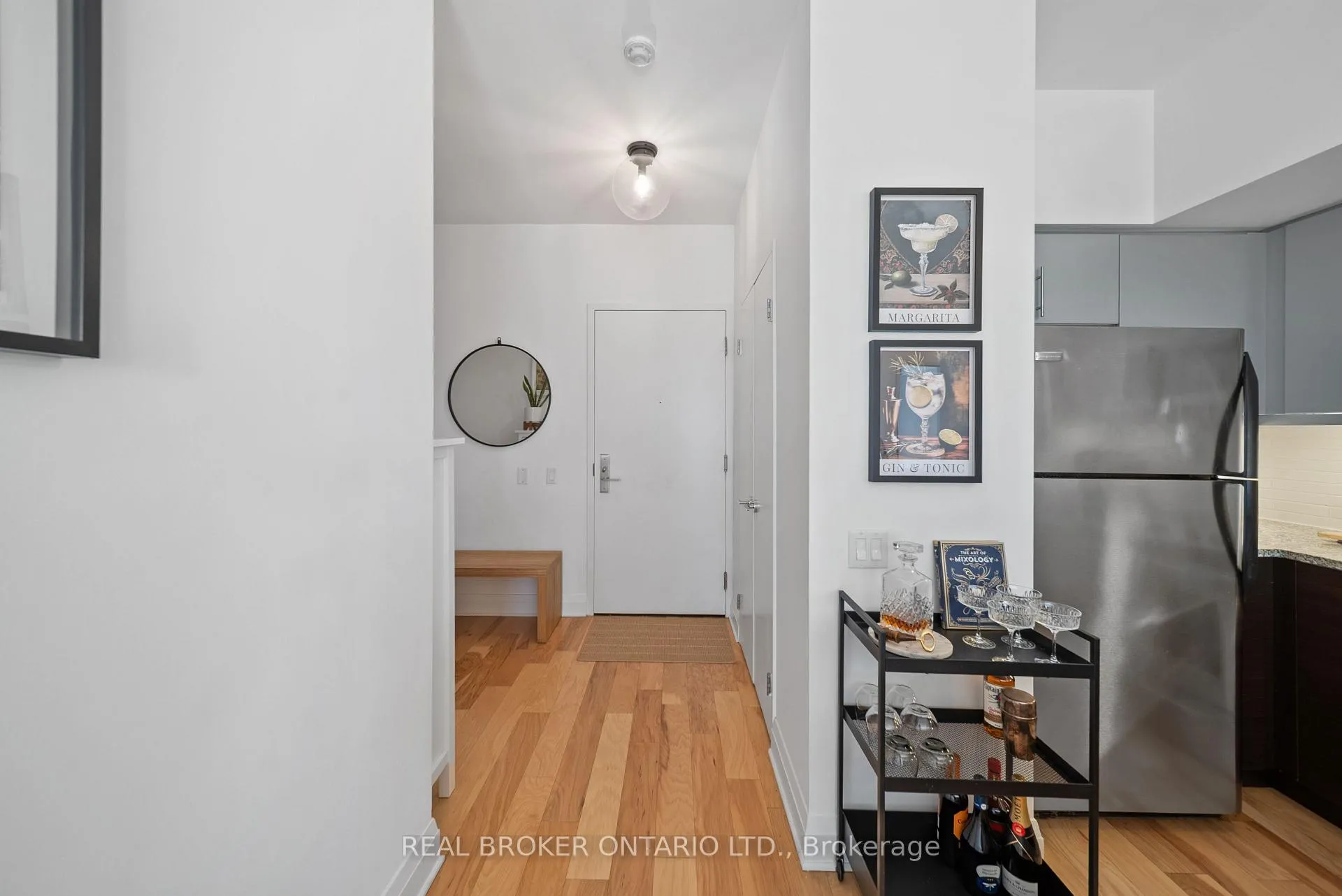 Photo 2 of Unit 1305, 83 Redpath Avenue, Toronto, Mount Pleasant West — HOMEH