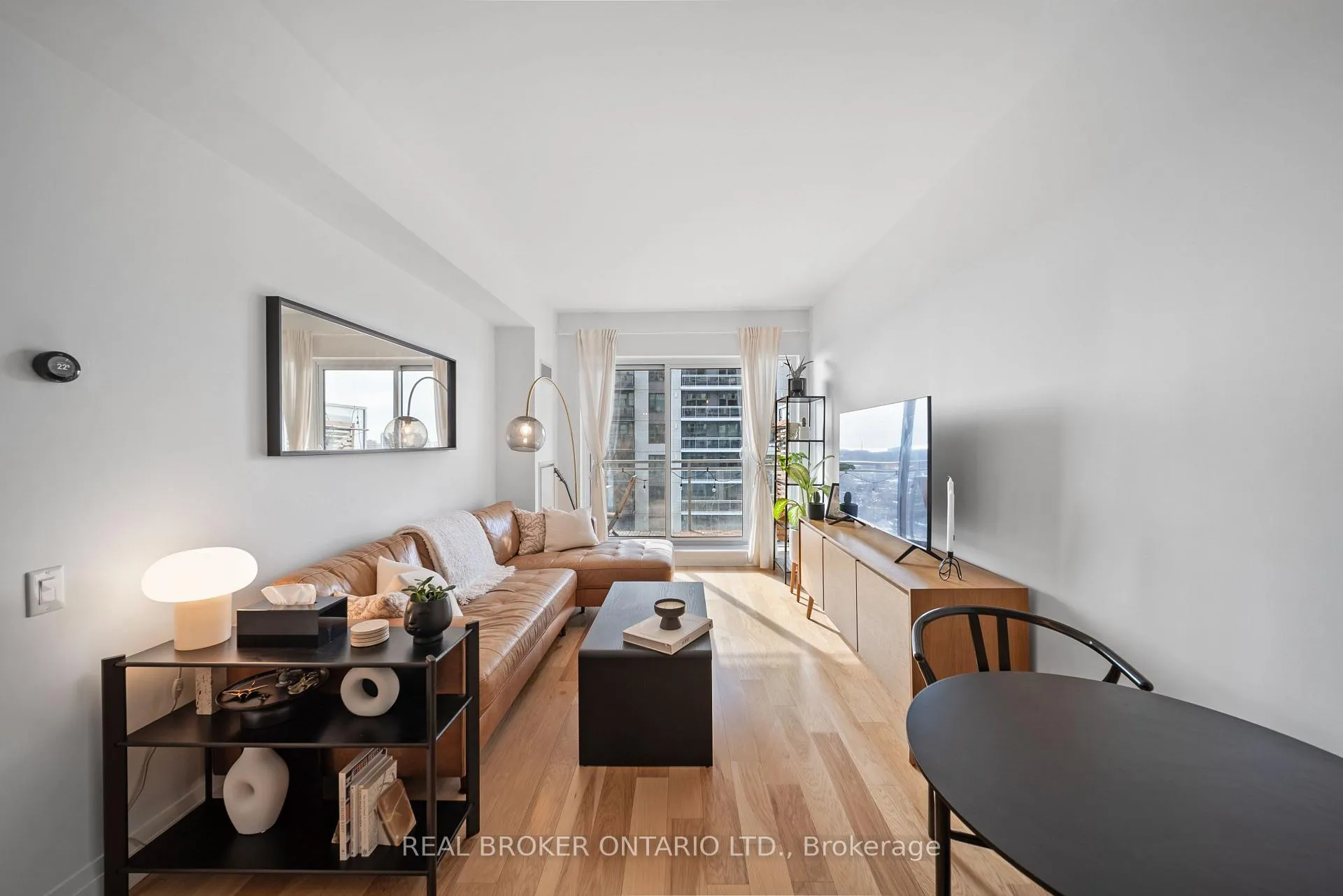 Photo 7 of Unit 1305, 83 Redpath Avenue, Toronto, Mount Pleasant West — HOMEH