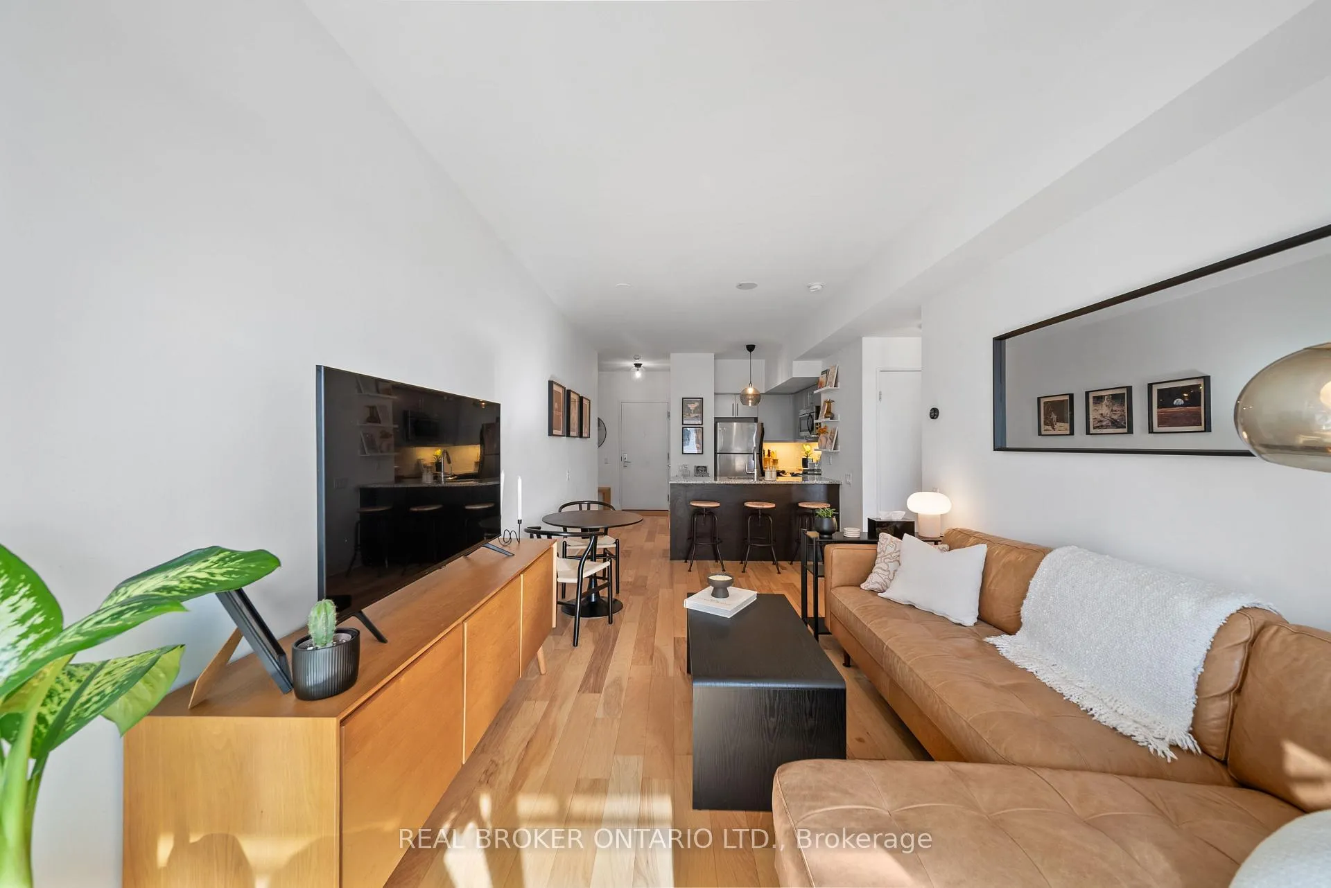 Photo 10 of Unit 1305, 83 Redpath Avenue, Toronto, Mount Pleasant West — HOMEH
