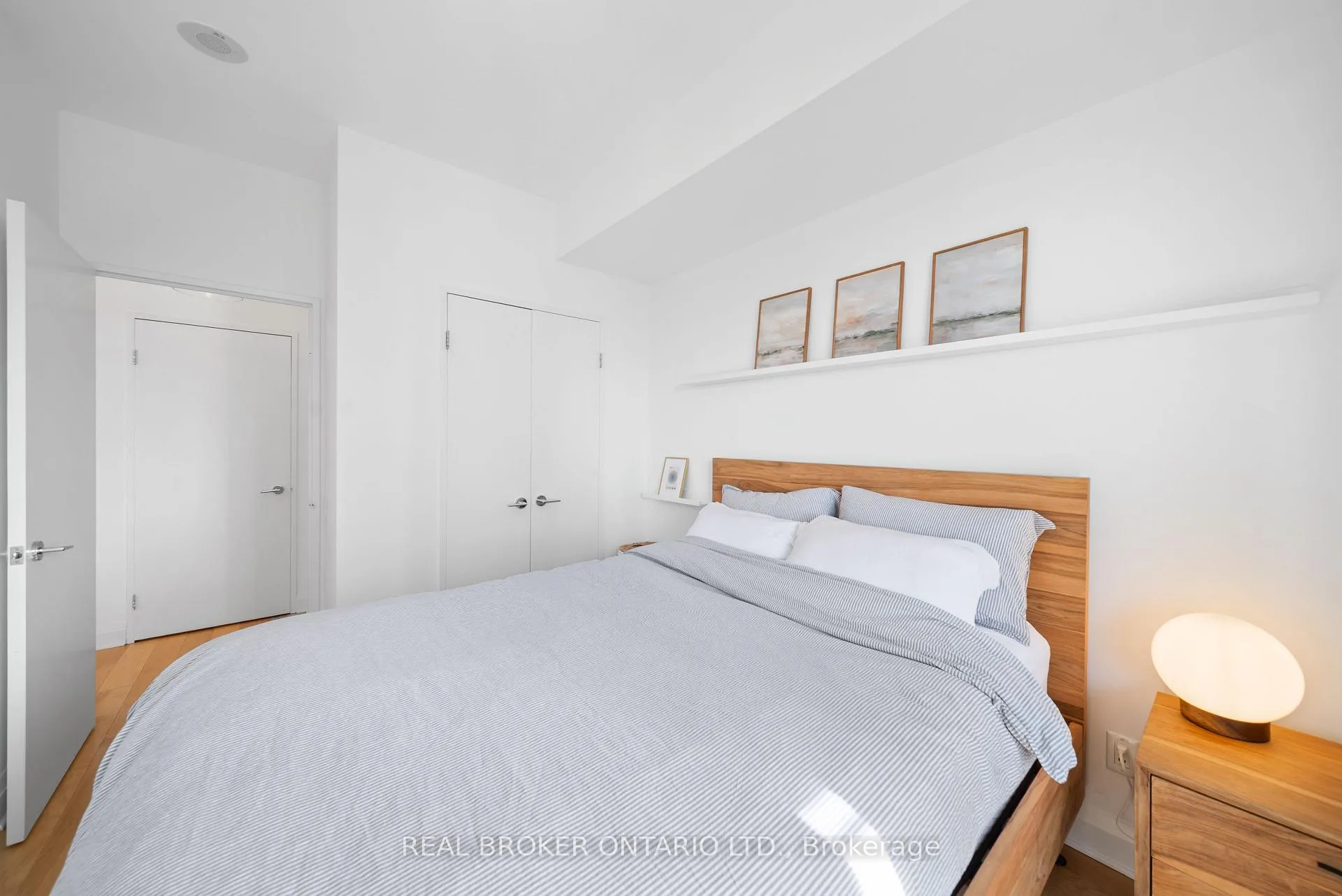 Photo 12 of Unit 1305, 83 Redpath Avenue, Toronto, Mount Pleasant West — HOMEH