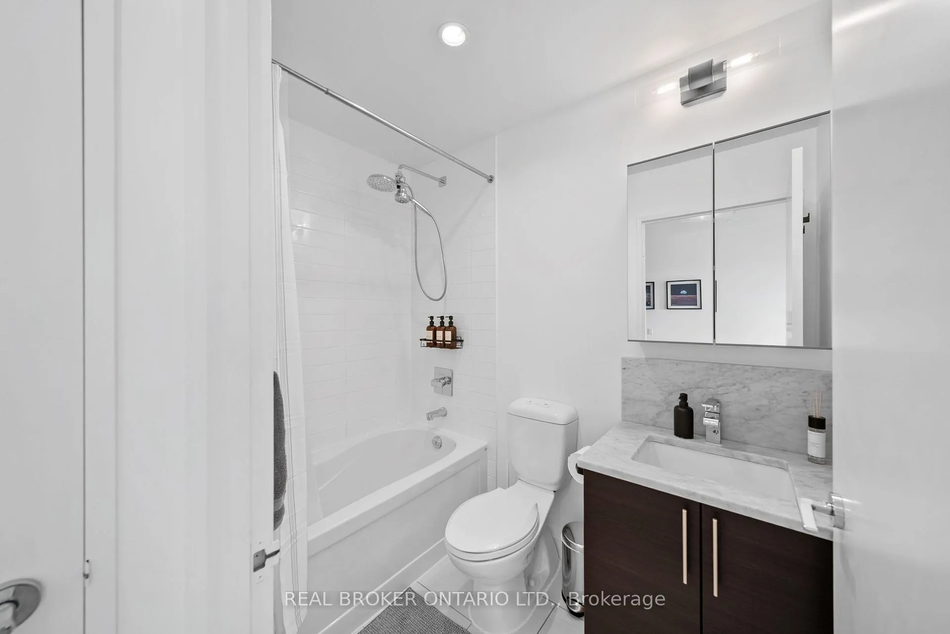 Photo 13 of Unit 1305, 83 Redpath Avenue, Toronto, Mount Pleasant West — HOMEH