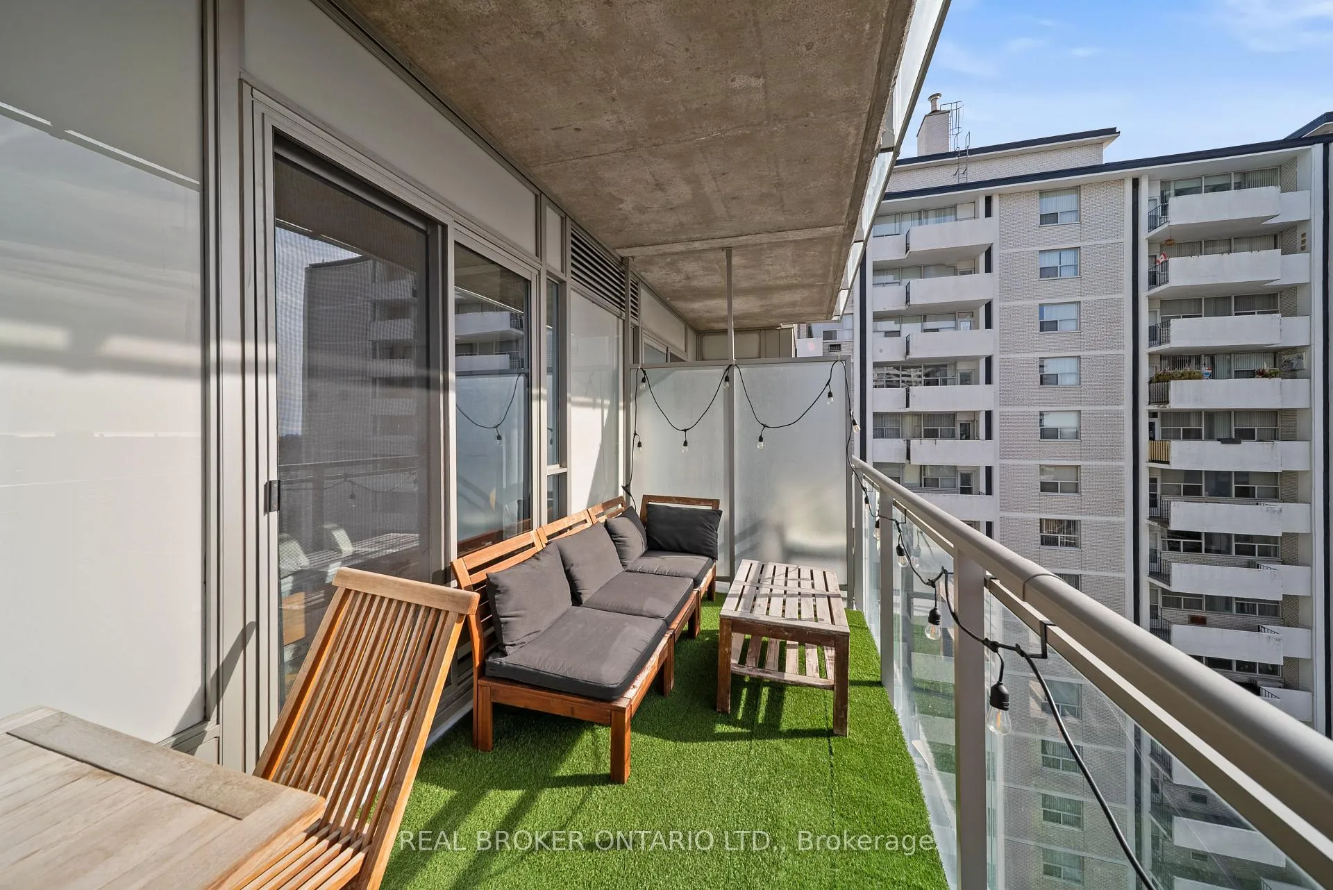 Photo 14 of Unit 1305, 83 Redpath Avenue, Toronto, Mount Pleasant West — HOMEH