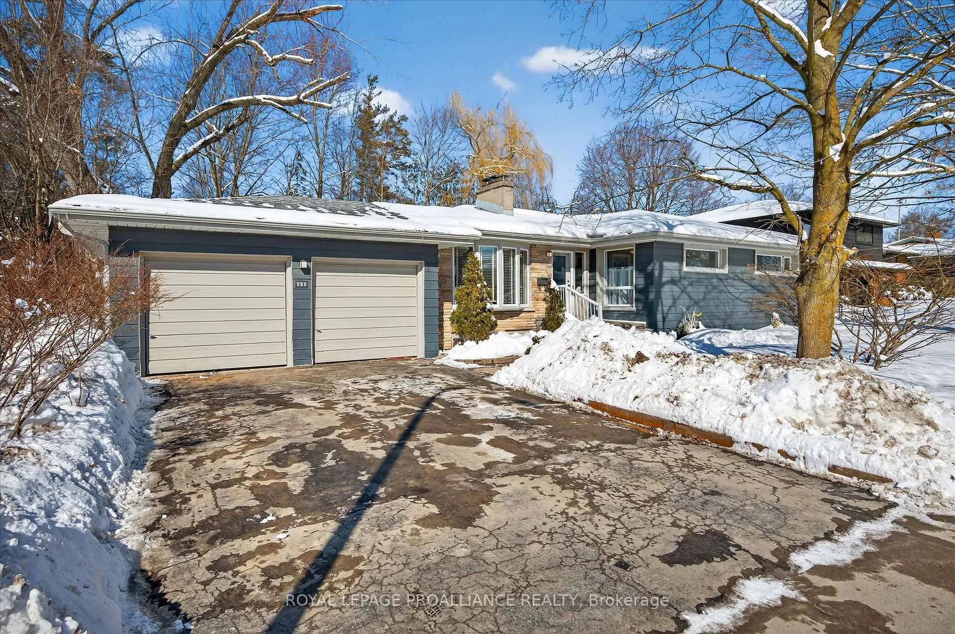 Front of 960 Weller Street N