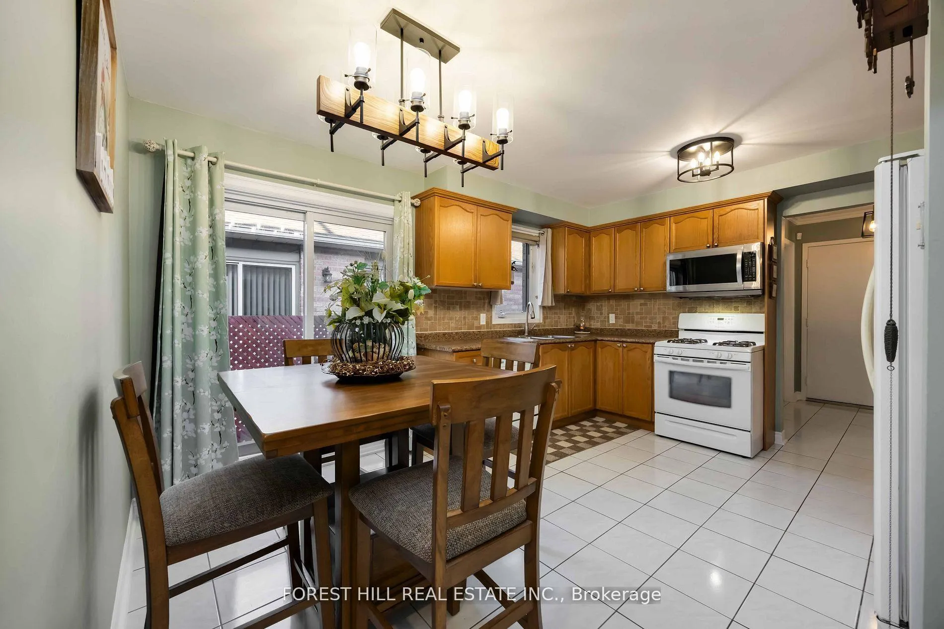Photo 11 of 101 Gray Avenue, New Tecumseth, Alliston — HOMEH
