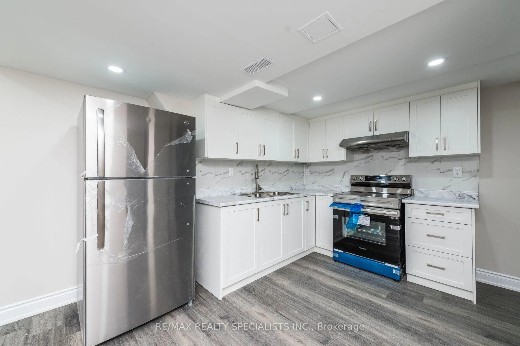 Photo 7 of 9 Boothill Drive, Brampton, Northwest Brampton — HOMEH