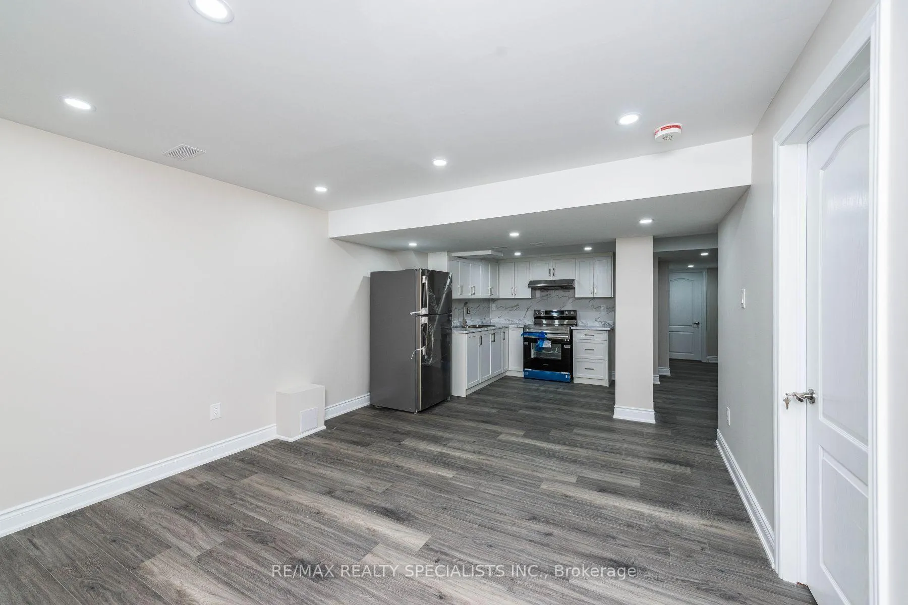 Photo 11 of 9 Boothill Drive, Brampton, Northwest Brampton — HOMEH