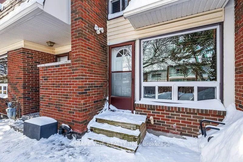 Photo 4 of Unit 38, 2939 Fairlea Crescent, Ottawa, Heron Gate/Industrial Park — HOMEH