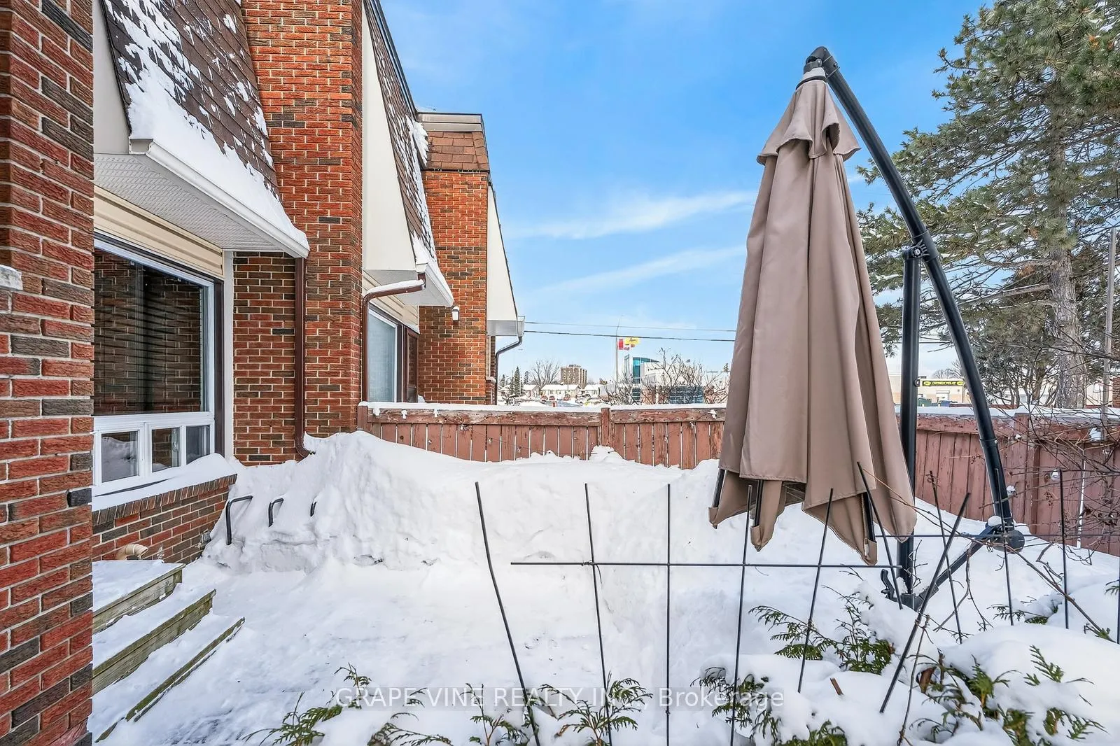Photo 5 of Unit 38, 2939 Fairlea Crescent, Ottawa, Heron Gate/Industrial Park — HOMEH