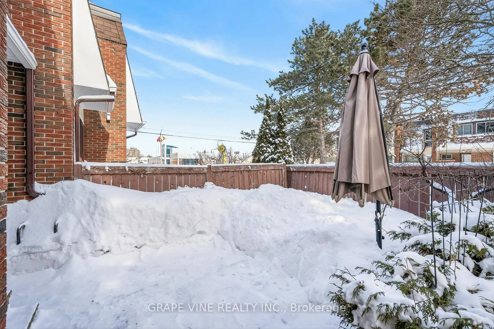 Photo 6 of Unit 38, 2939 Fairlea Crescent, Ottawa, Heron Gate/Industrial Park — HOMEH