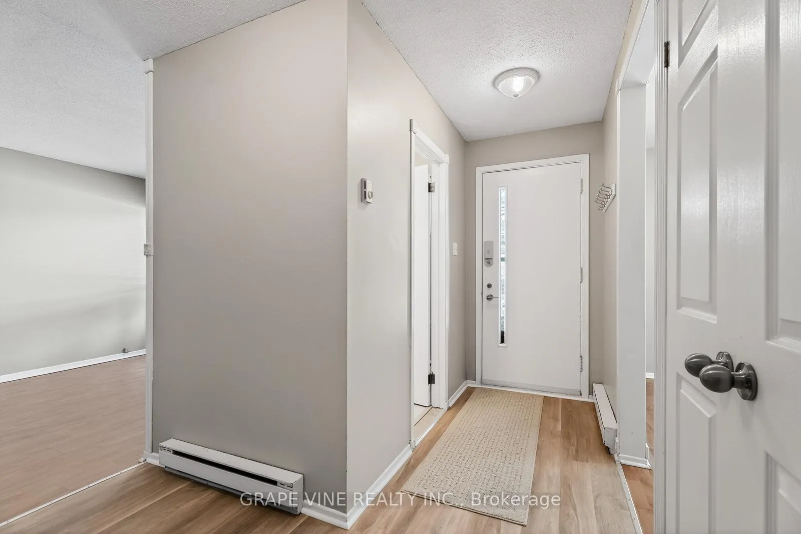Photo 9 of Unit 38, 2939 Fairlea Crescent, Ottawa, Heron Gate/Industrial Park — HOMEH