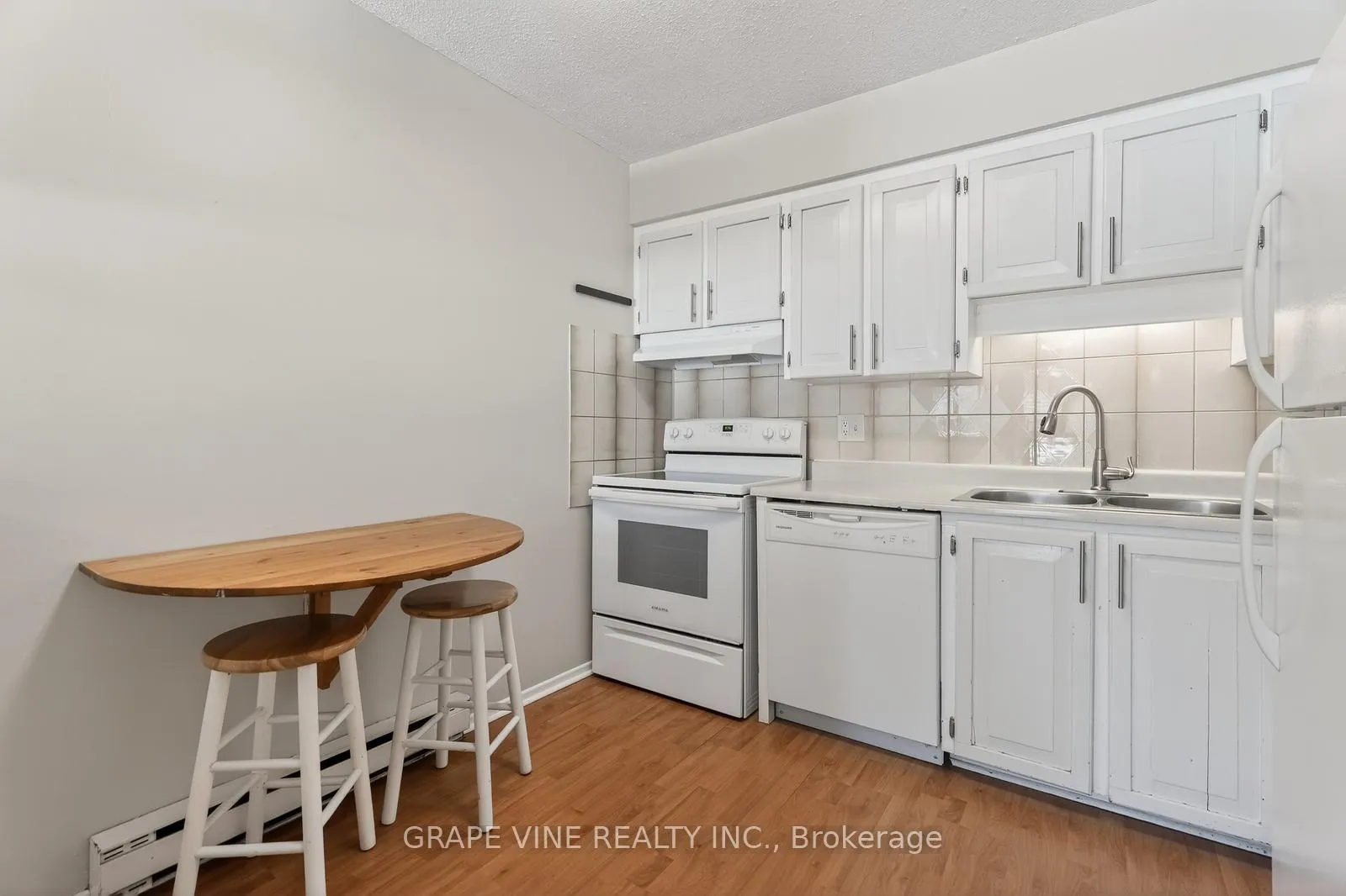 Photo 15 of Unit 38, 2939 Fairlea Crescent, Ottawa, Heron Gate/Industrial Park — HOMEH