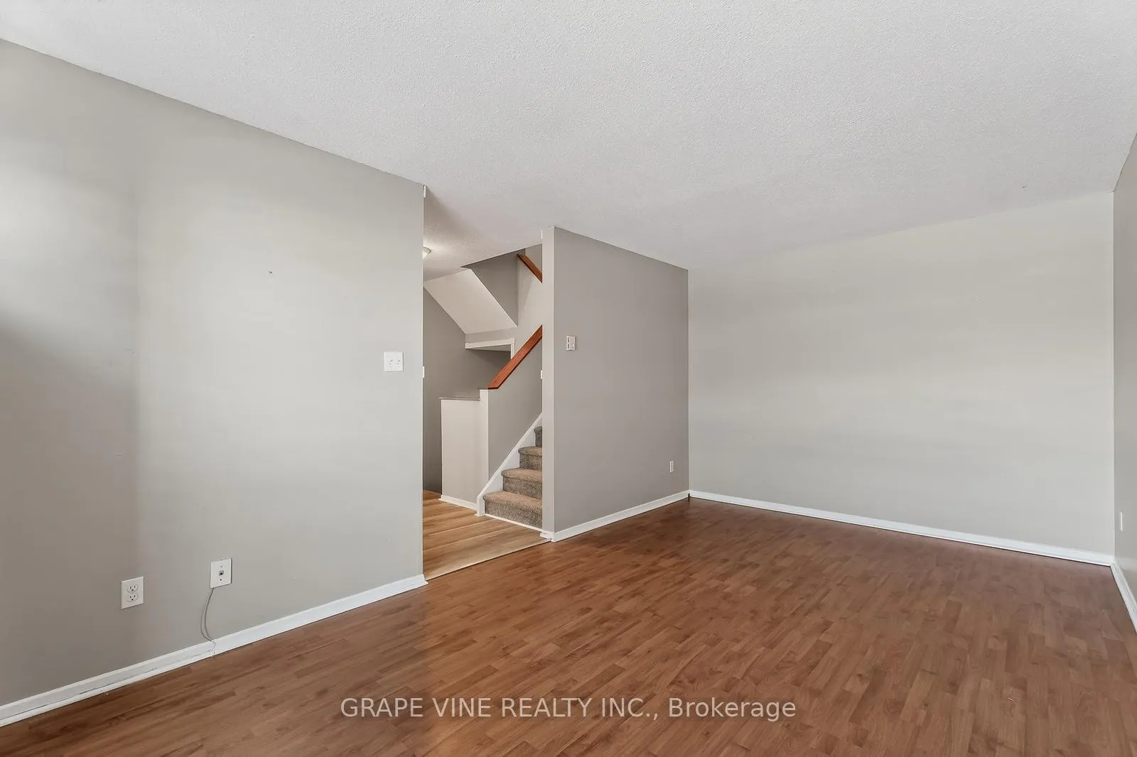 Photo 20 of Unit 38, 2939 Fairlea Crescent, Ottawa, Heron Gate/Industrial Park — HOMEH
