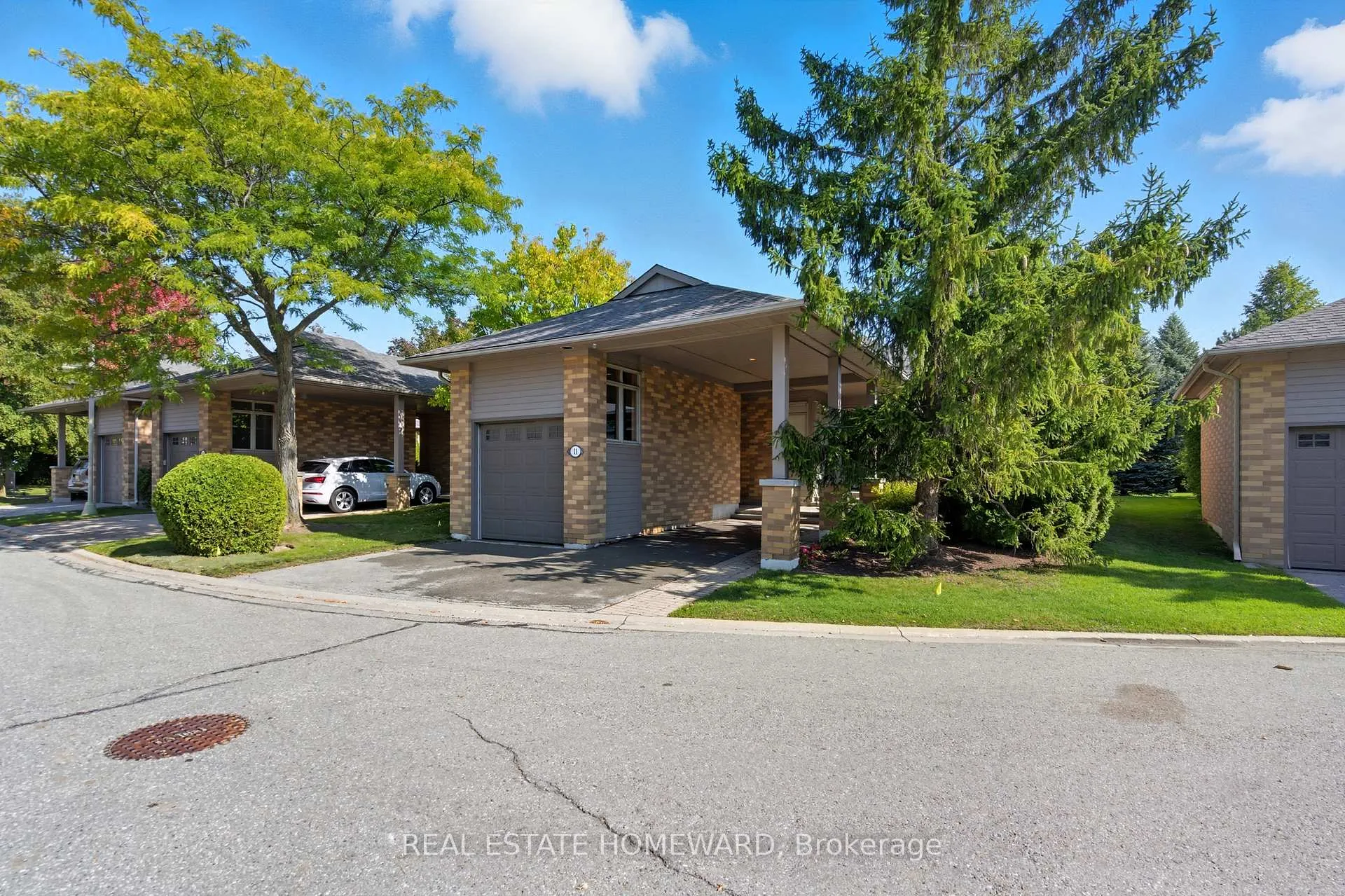 Photo 2 of 11 Loon Harbour Way, Markham, Greensborough — HOMEH