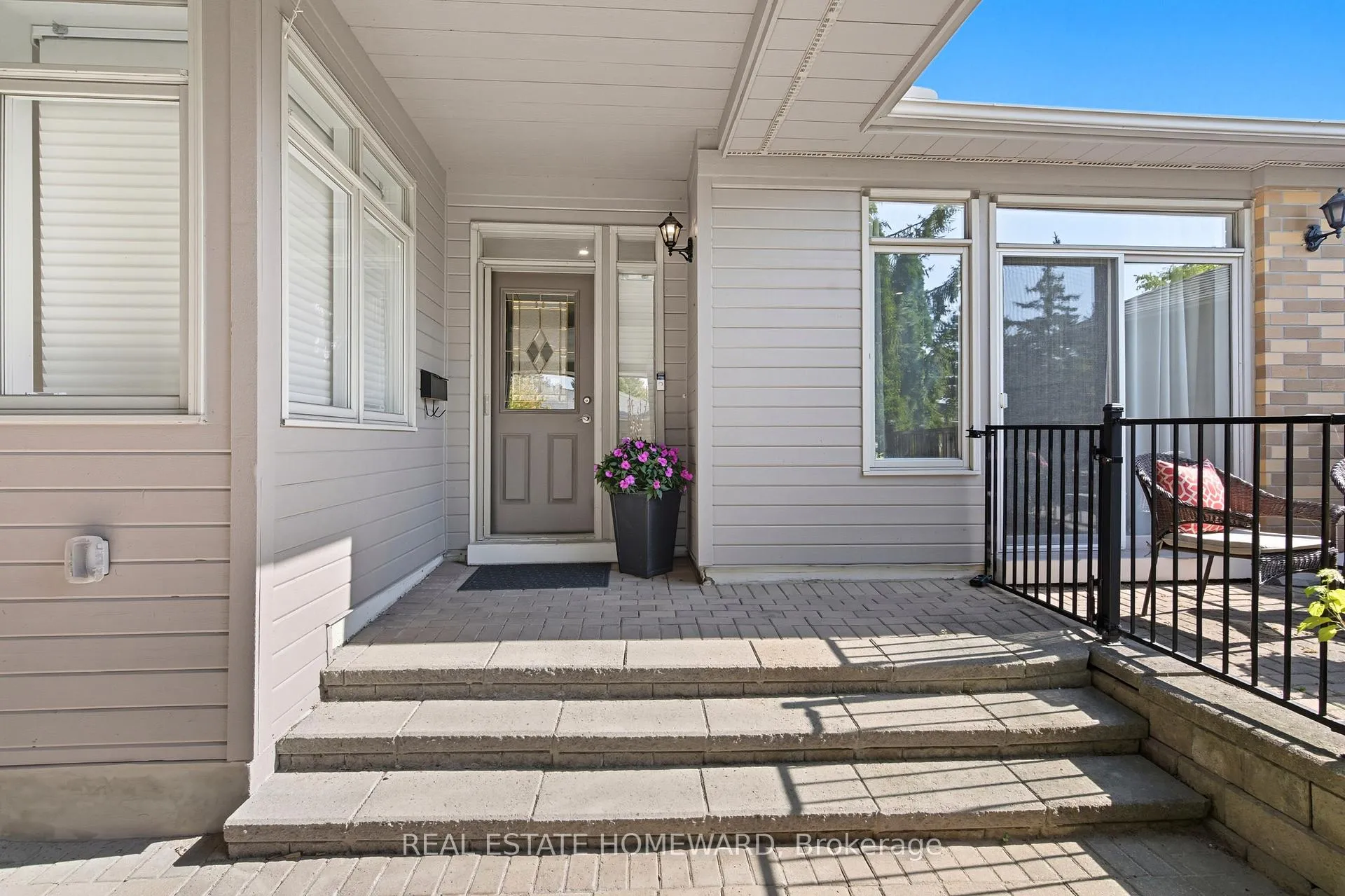 Photo 3 of 11 Loon Harbour Way, Markham, Greensborough — HOMEH
