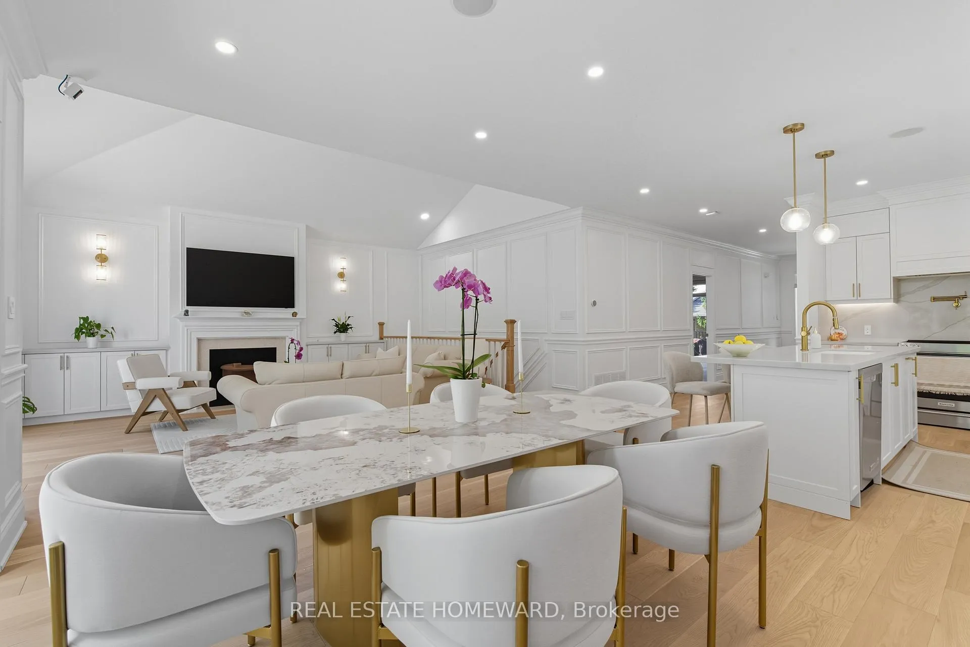 Photo 12 of 11 Loon Harbour Way, Markham, Greensborough — HOMEH