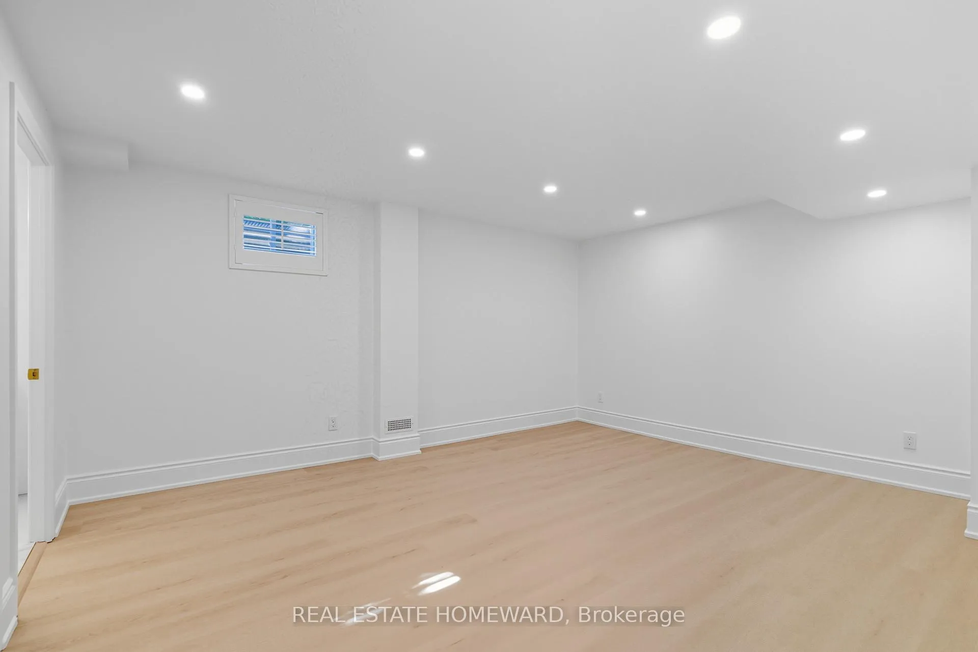 Photo 30 of 11 Loon Harbour Way, Markham, Greensborough — HOMEH