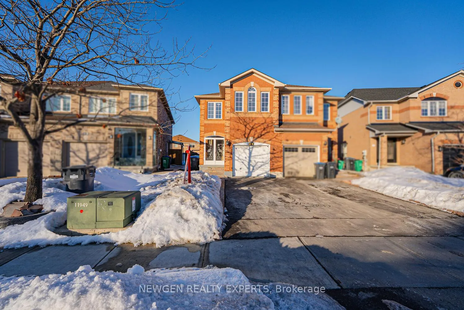 Photo 1 of 23 Whiteface Crescent, Brampton, Fletcher's Meadow — HOMEH