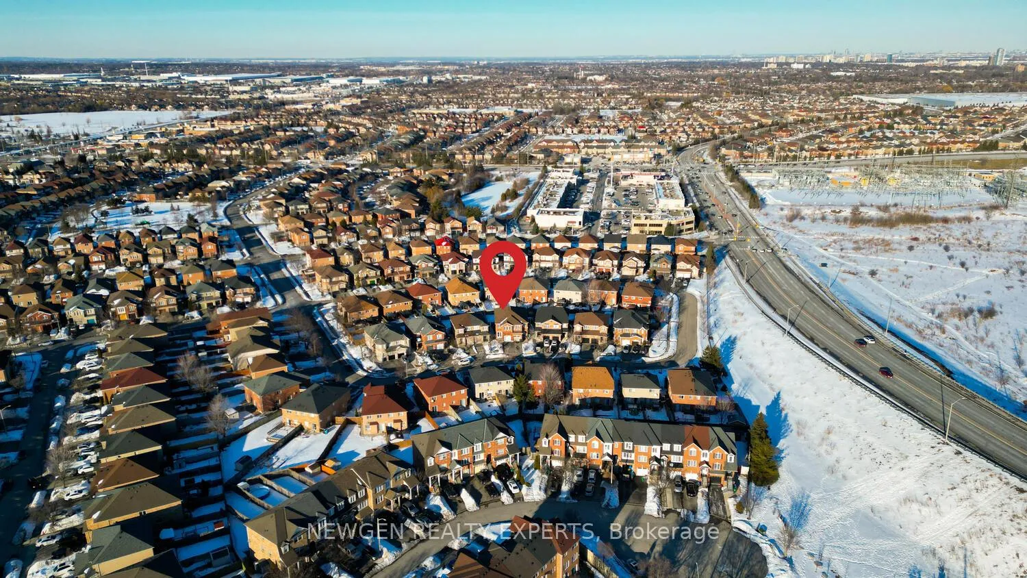 Photo 4 of 23 Whiteface Crescent, Brampton, Fletcher's Meadow — HOMEH