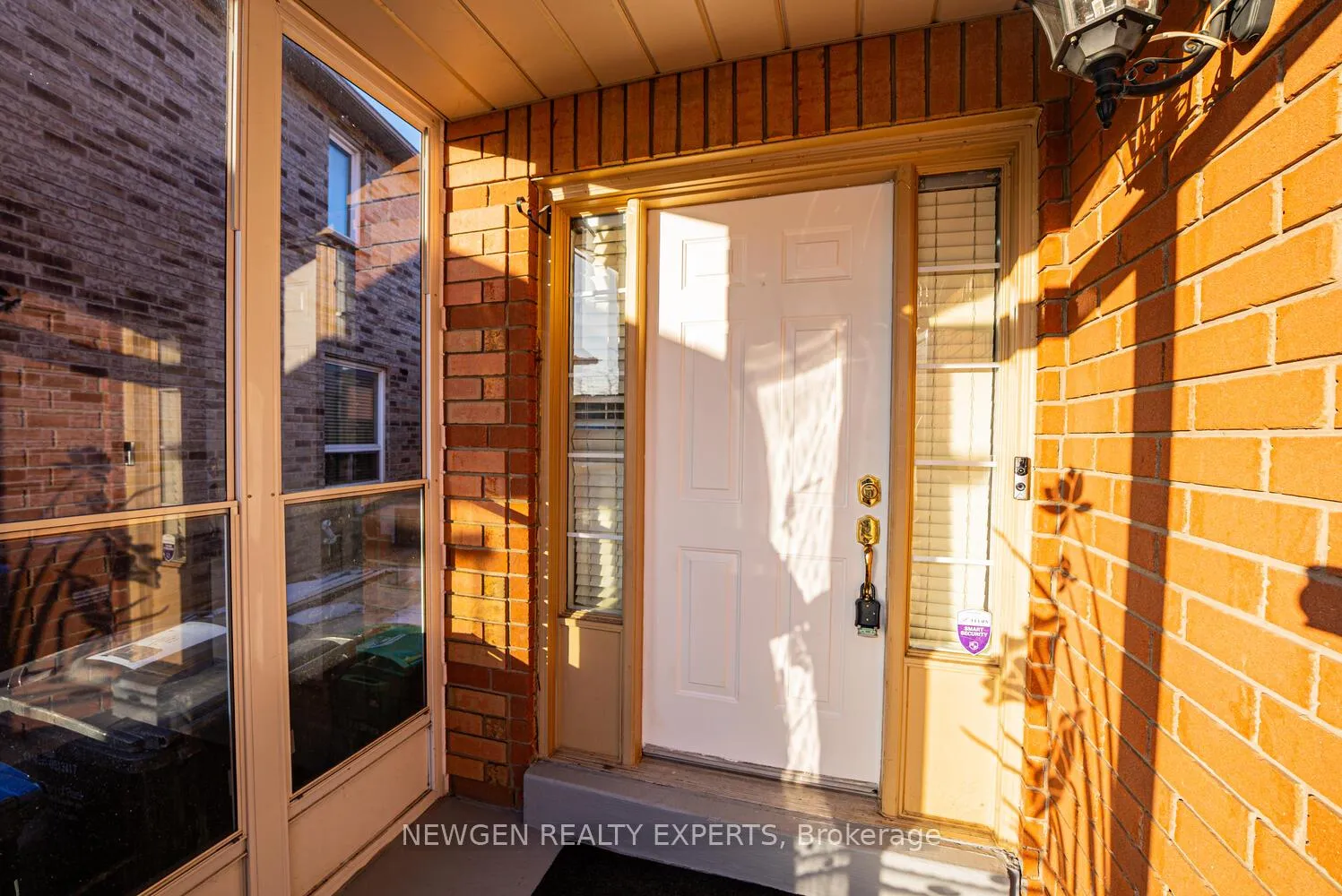 Photo 7 of 23 Whiteface Crescent, Brampton, Fletcher's Meadow — HOMEH