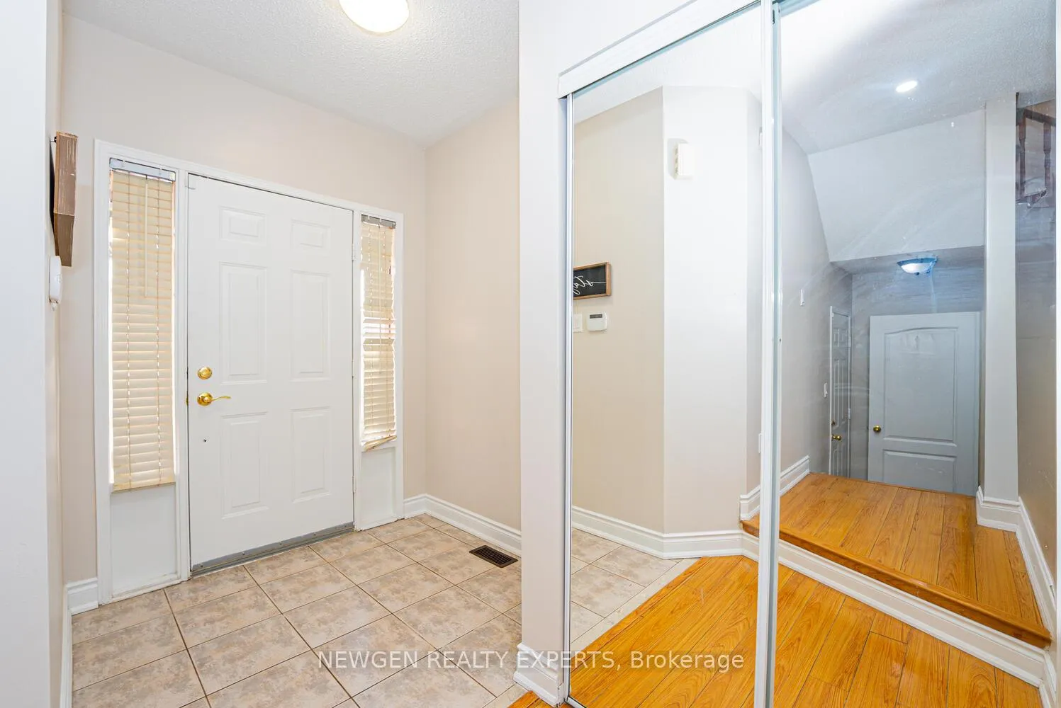 Photo 10 of 23 Whiteface Crescent, Brampton, Fletcher's Meadow — HOMEH