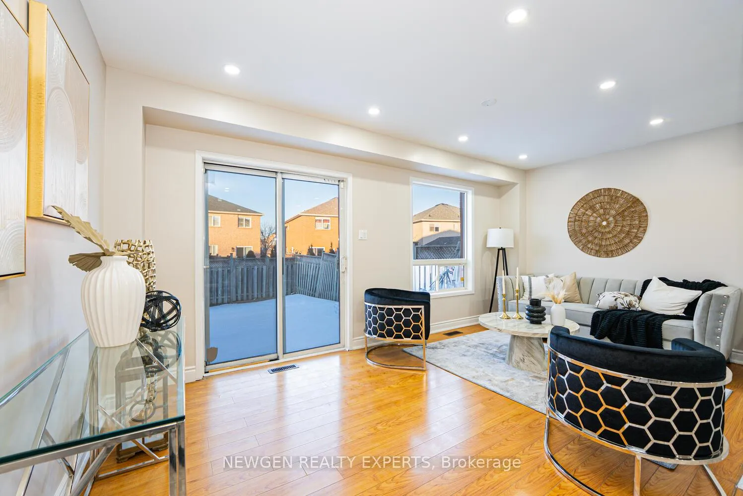 Photo 19 of 23 Whiteface Crescent, Brampton, Fletcher's Meadow — HOMEH