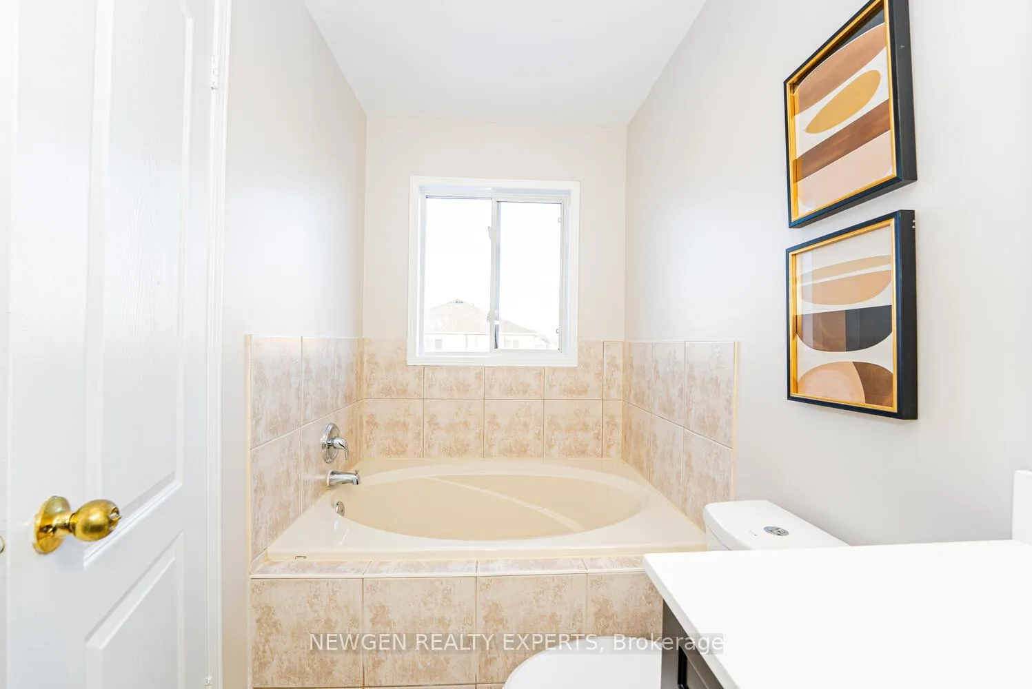 Photo 35 of 23 Whiteface Crescent, Brampton, Fletcher's Meadow — HOMEH