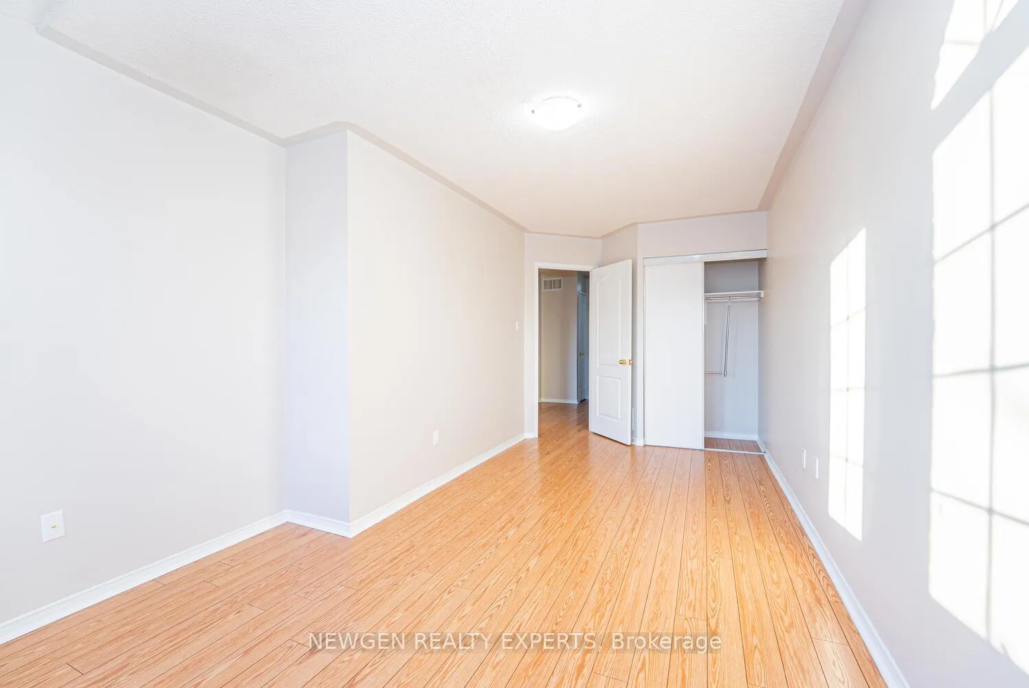 Photo 38 of 23 Whiteface Crescent, Brampton, Fletcher's Meadow — HOMEH