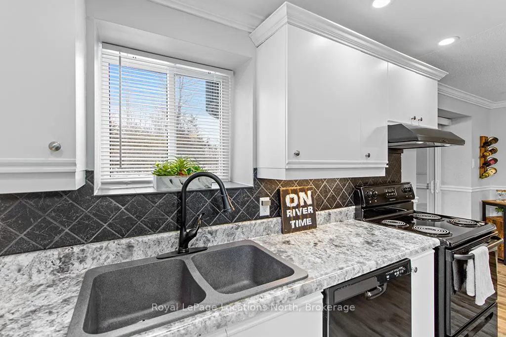 Photo 11 of Unit 3, 891 River Road W, Wasaga Beach — HOMEH