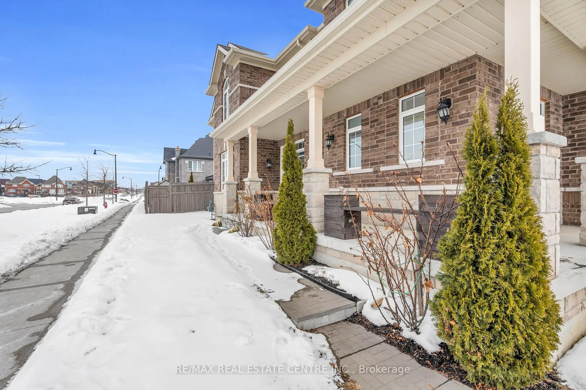 Photo 3 of 1 Perdita Road, Brampton, Bram West — HOMEH