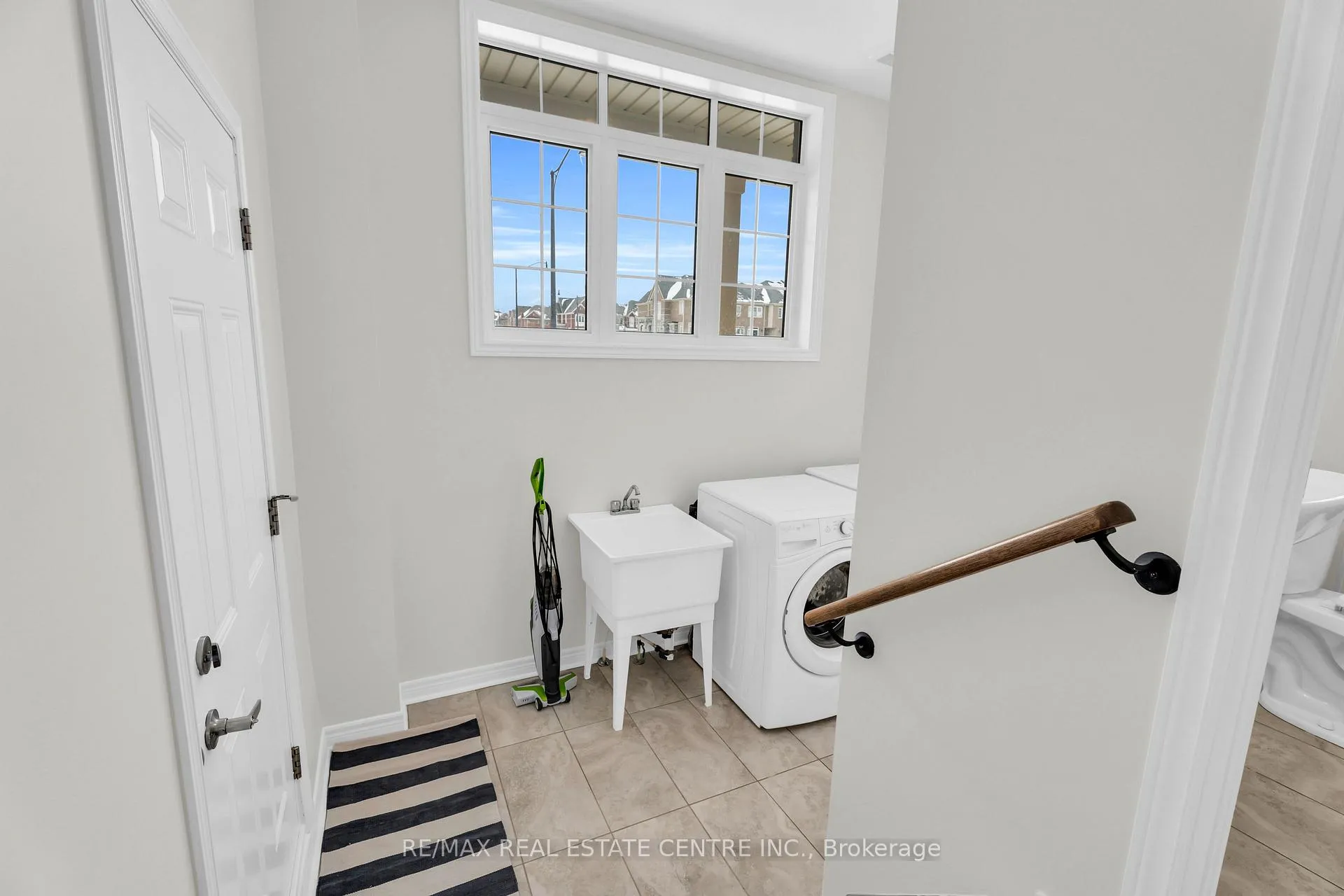 Photo 27 of 1 Perdita Road, Brampton, Bram West — HOMEH