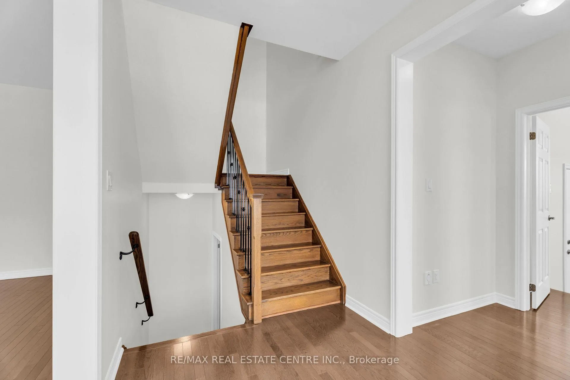 Photo 28 of 1 Perdita Road, Brampton, Bram West — HOMEH