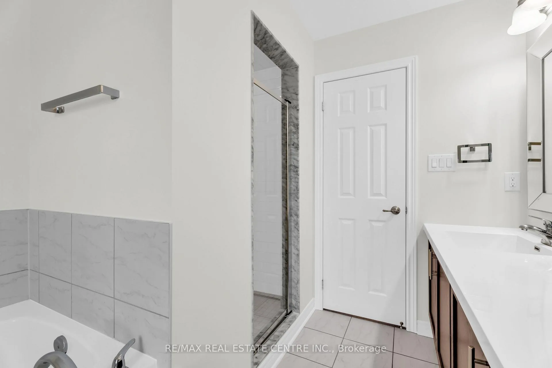 Photo 34 of 1 Perdita Road, Brampton, Bram West — HOMEH