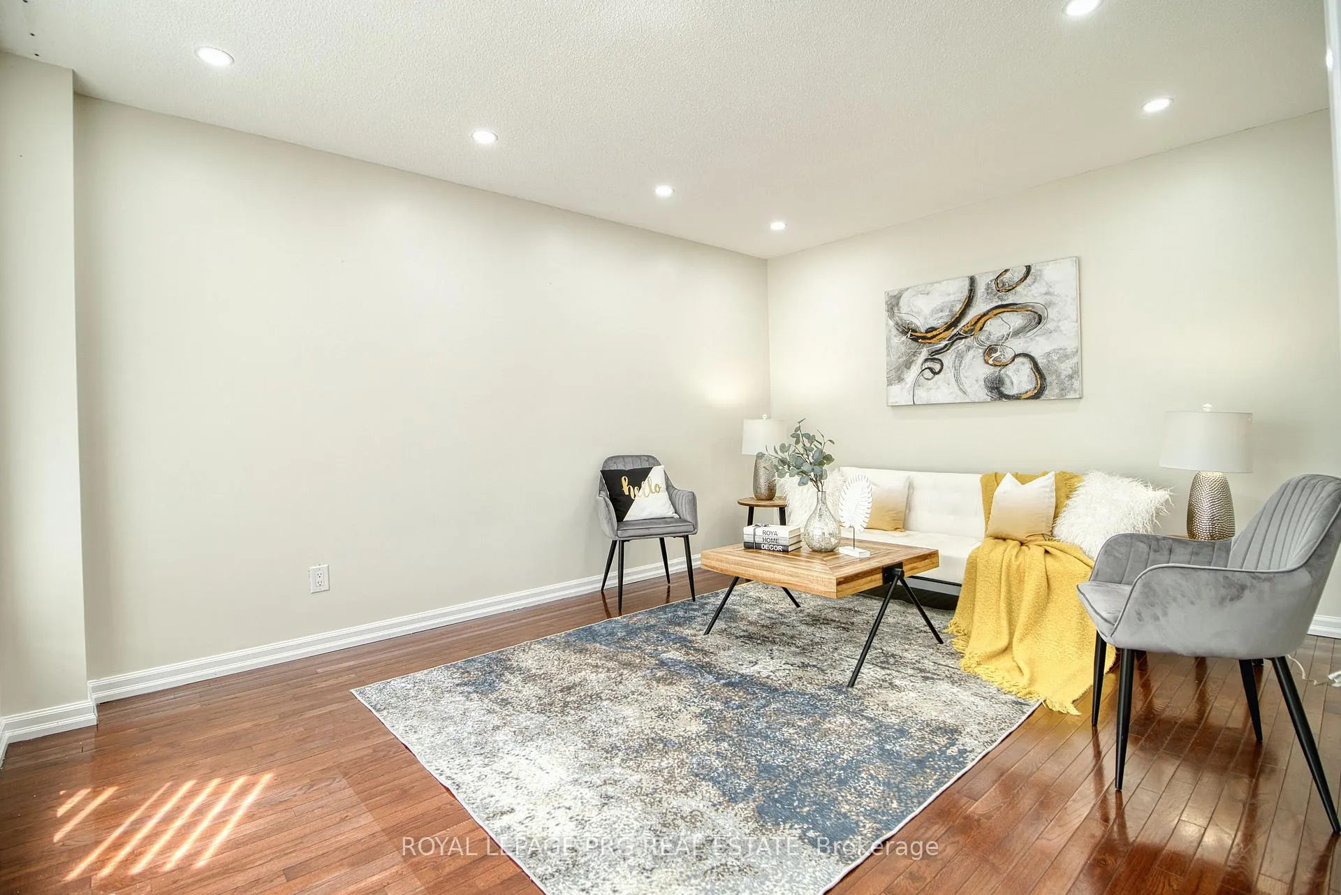 Photo 3 of Unit Upper Floor, 13 Stillwater Crescent, Brampton, Brampton West — HOMEH