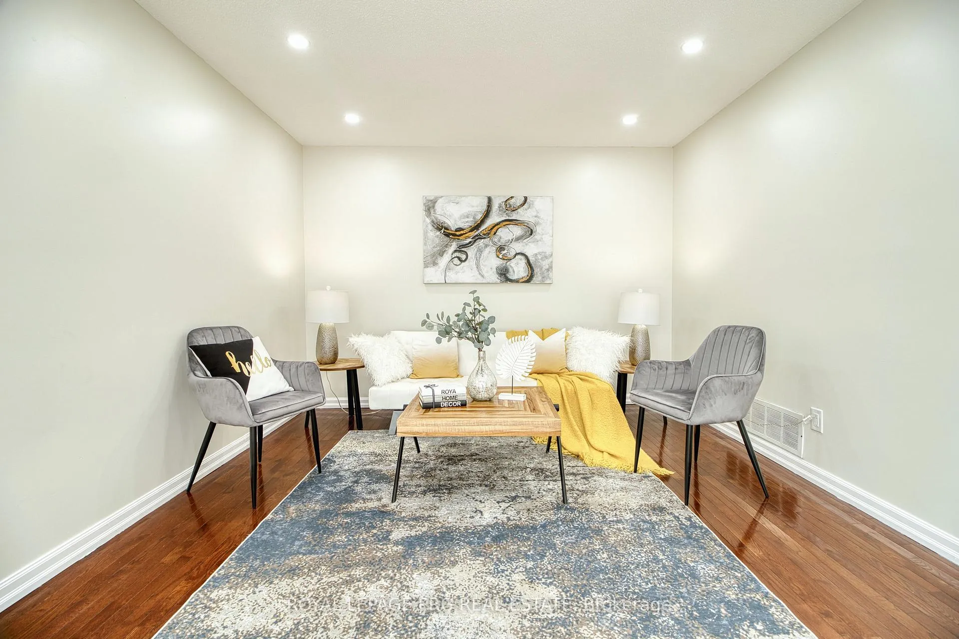Photo 5 of Unit Upper Floor, 13 Stillwater Crescent, Brampton, Brampton West — HOMEH