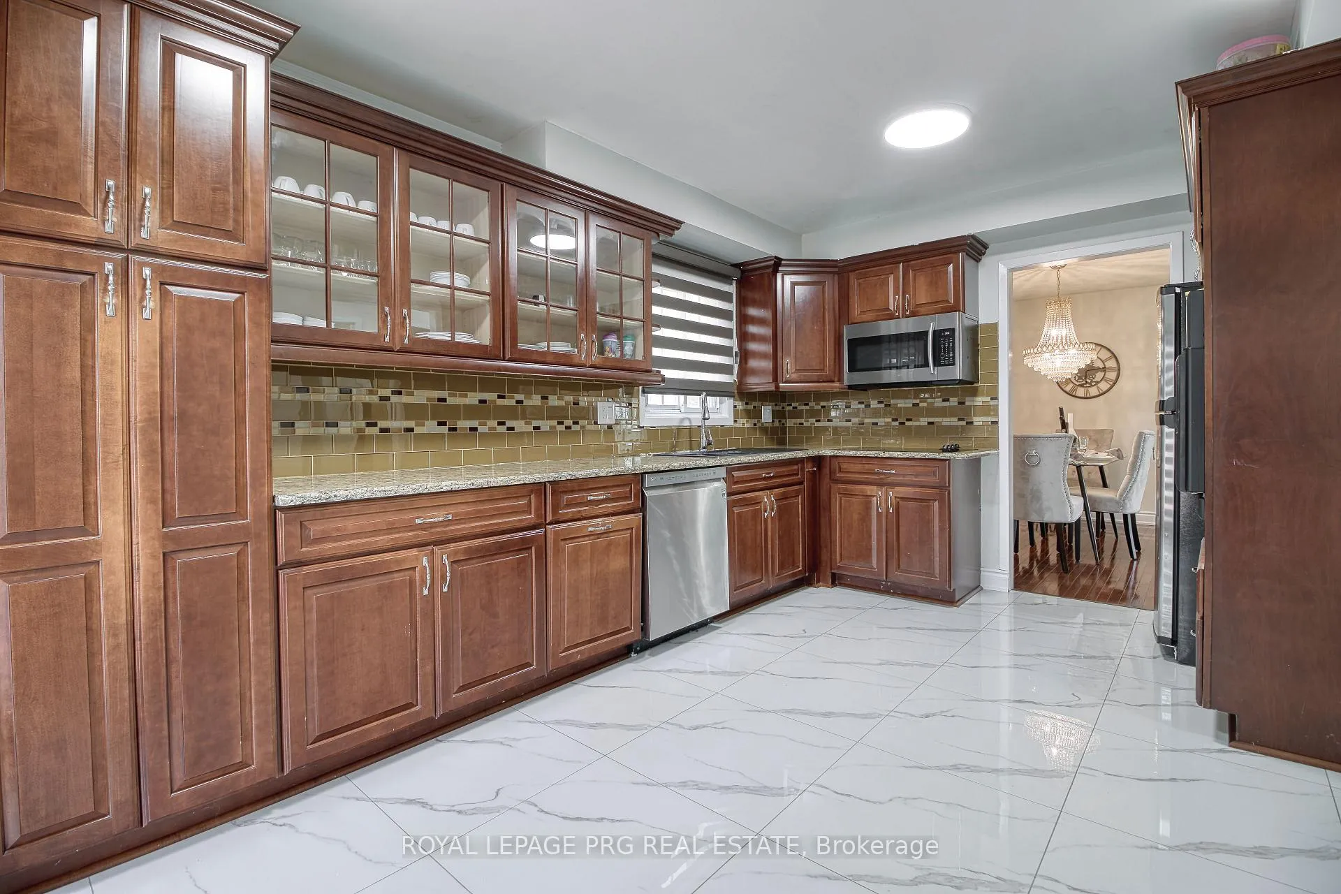 Photo 12 of Unit Upper Floor, 13 Stillwater Crescent, Brampton, Brampton West — HOMEH